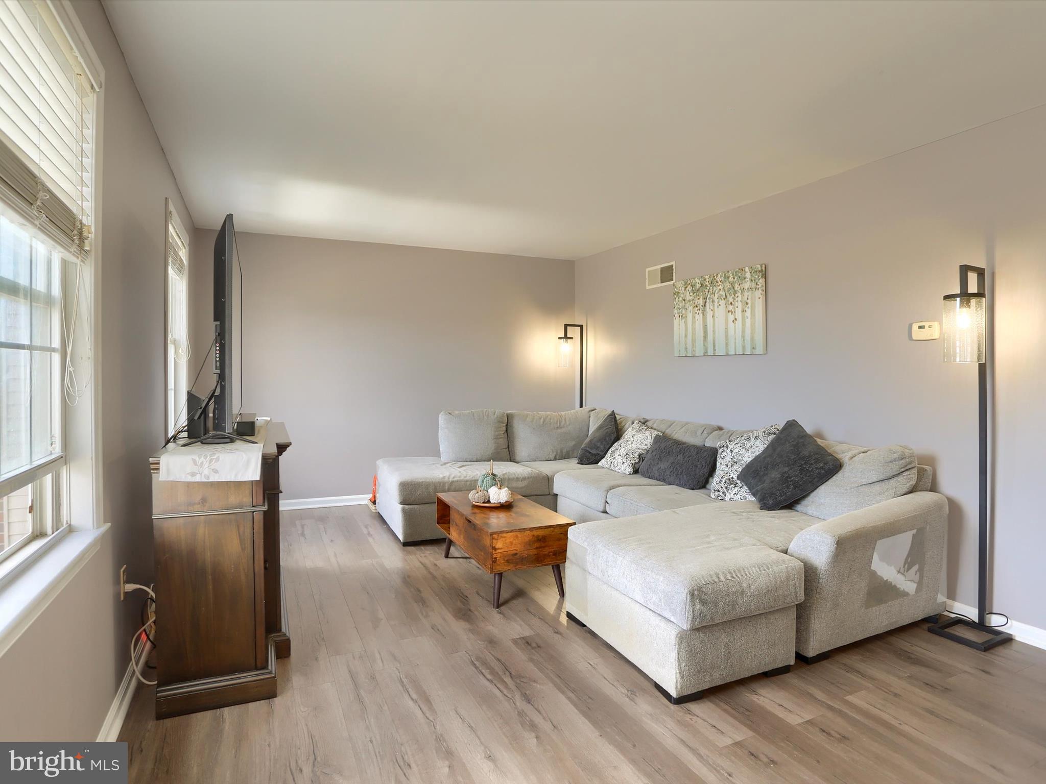 COUNTRY RIDGE - Residential