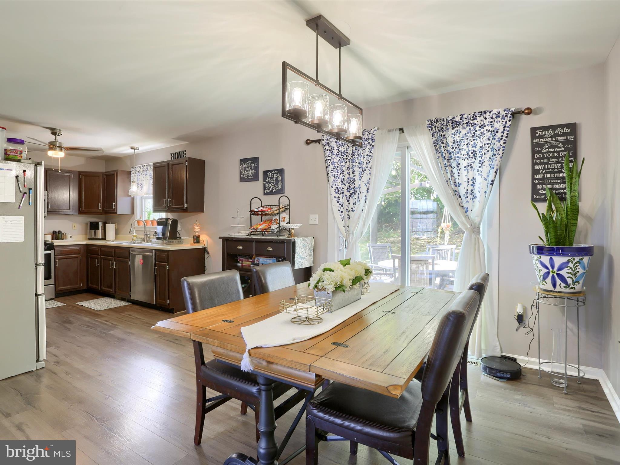 COUNTRY RIDGE - Residential