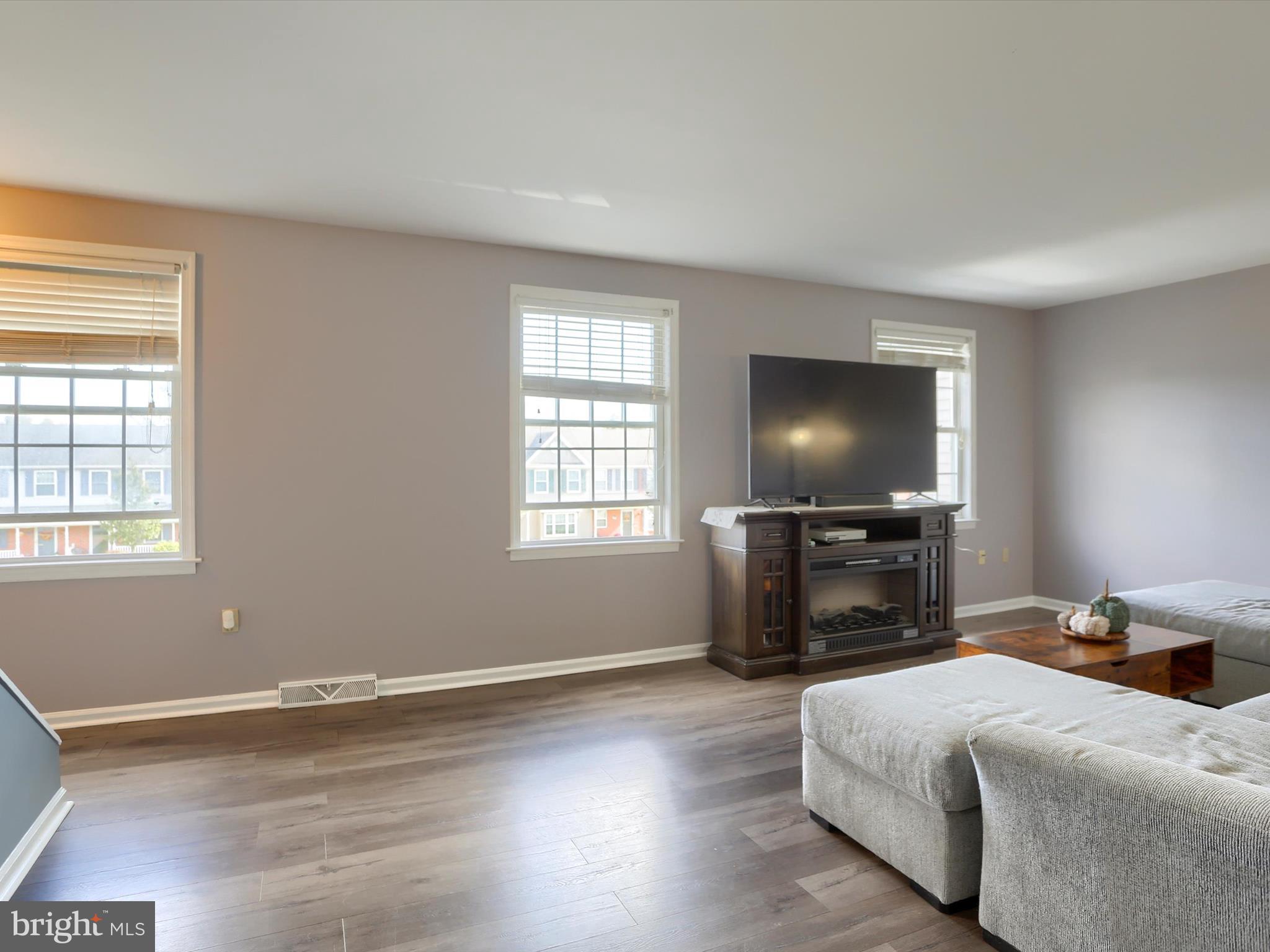 COUNTRY RIDGE - Residential