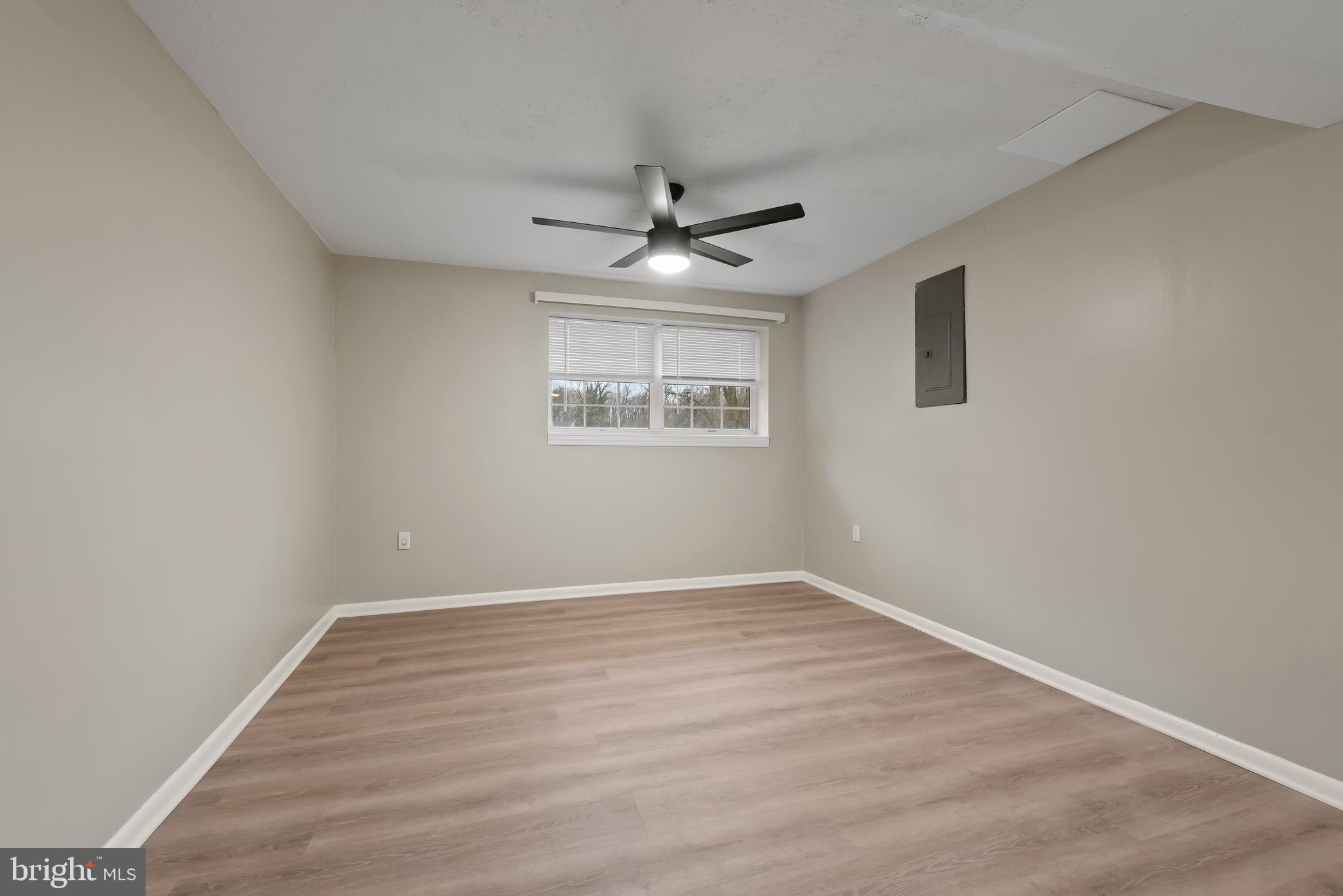 OLD COUNTY ESTATES - Residential