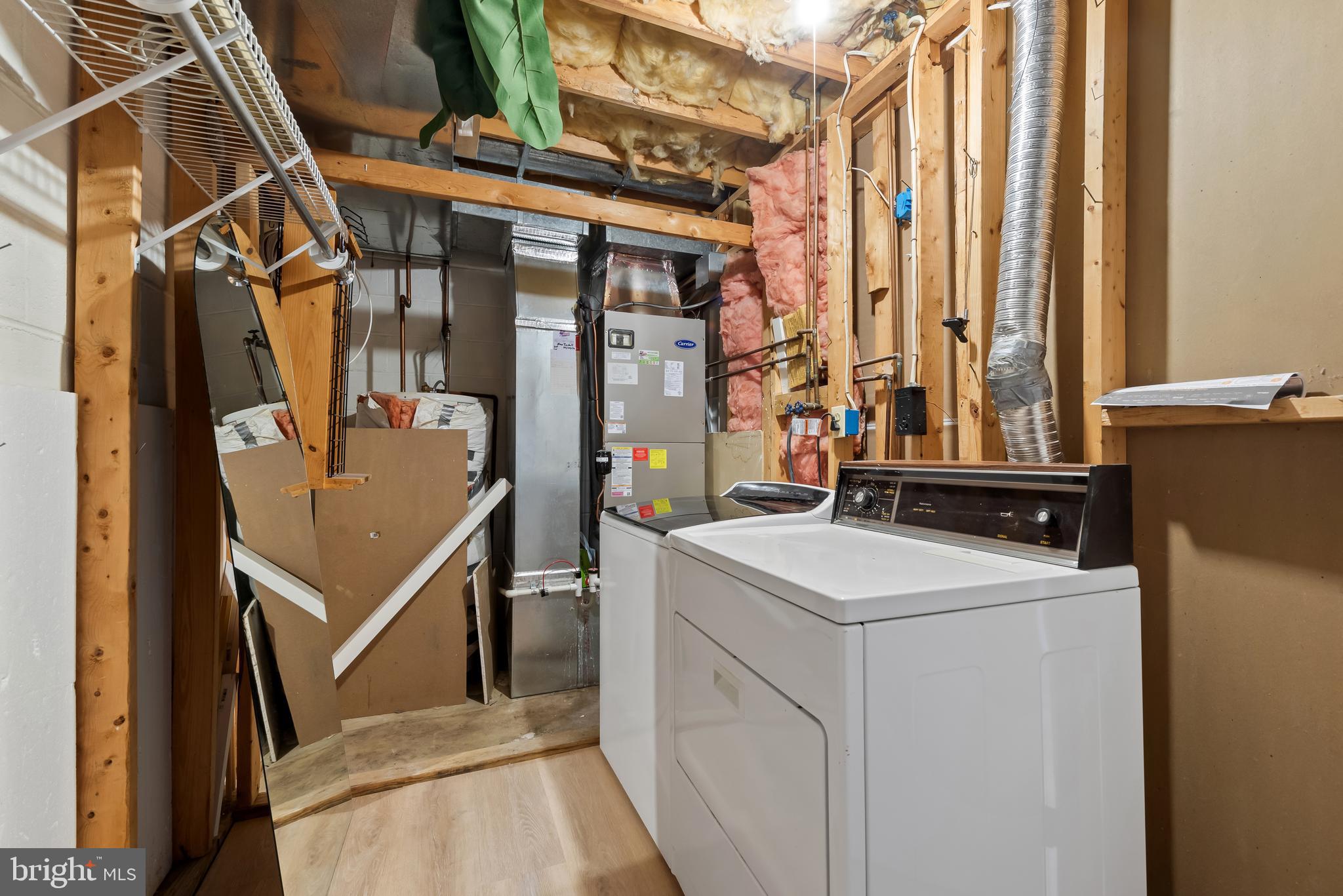 OLD COUNTY ESTATES - Residential