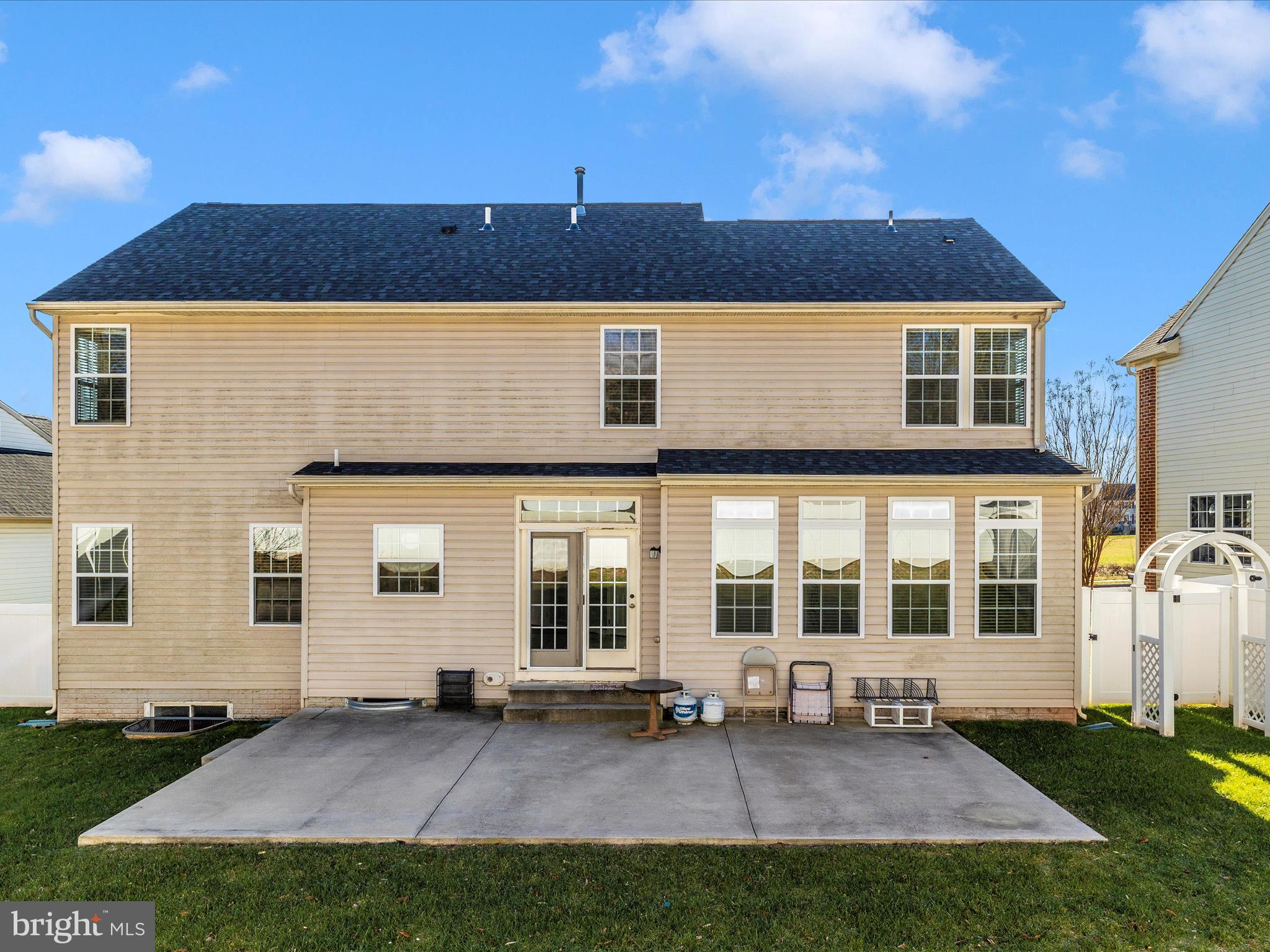 CANNON BLUFF - Residential Lease