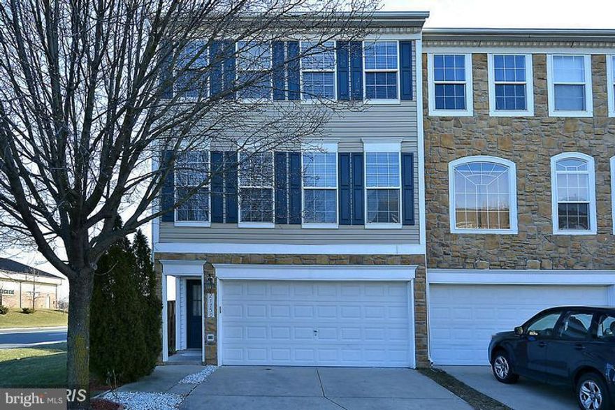 Spacious 3 level End unit Town Home in Ashburn located within a mile of upcoming silver line metro and very easy access to toll road and Waxpool ! Open plan with HW throughout ML, spacious living room and Gourmet kitchen! Large Deck off the family room and fenced backyard. Spacious 3 Bedrooms and upper level laundry. Excellent location with shop and restaurants nearby.