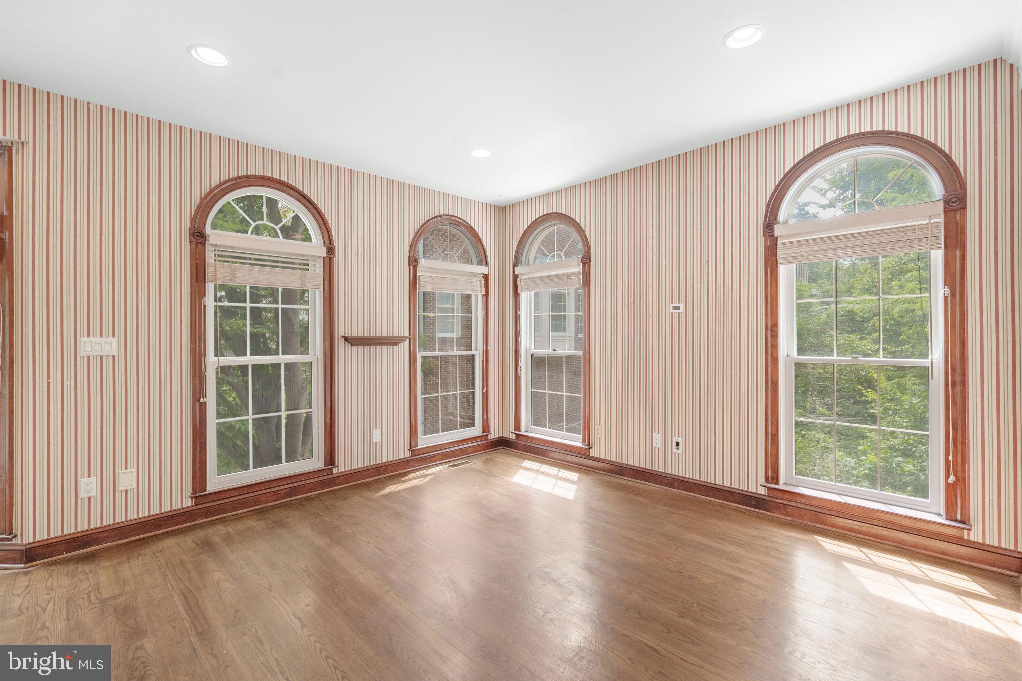 PALISADES PARK - Residential