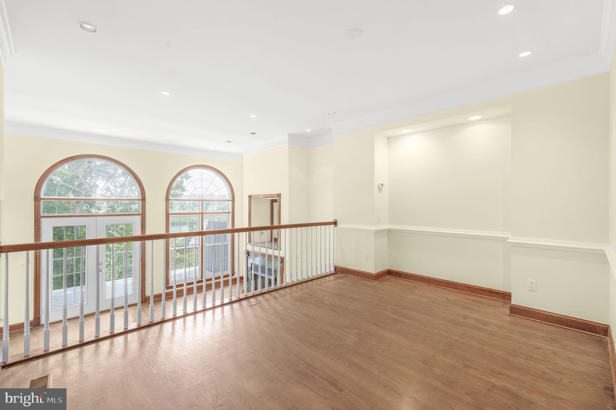 PALISADES PARK - Residential