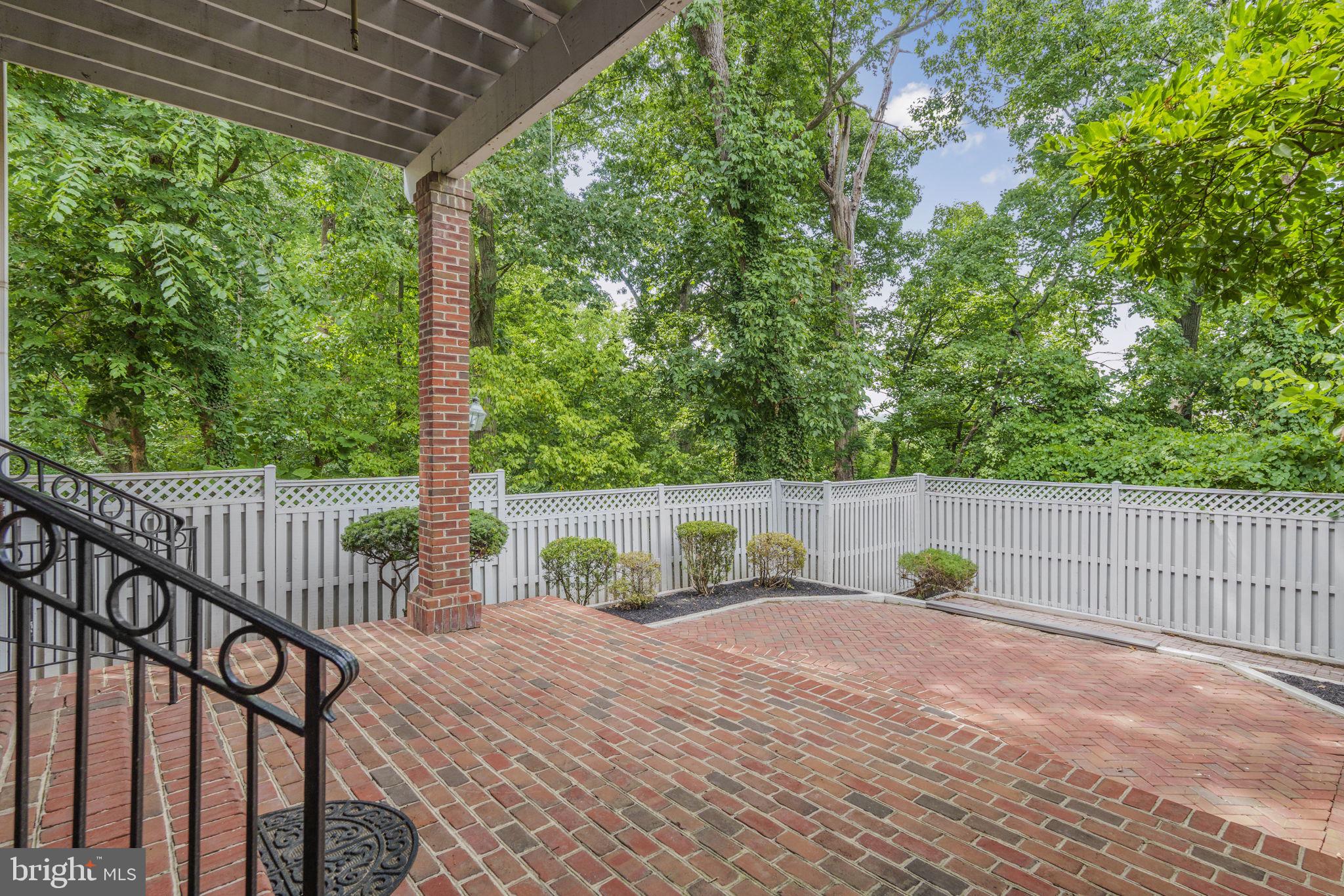 PALISADES PARK - Residential