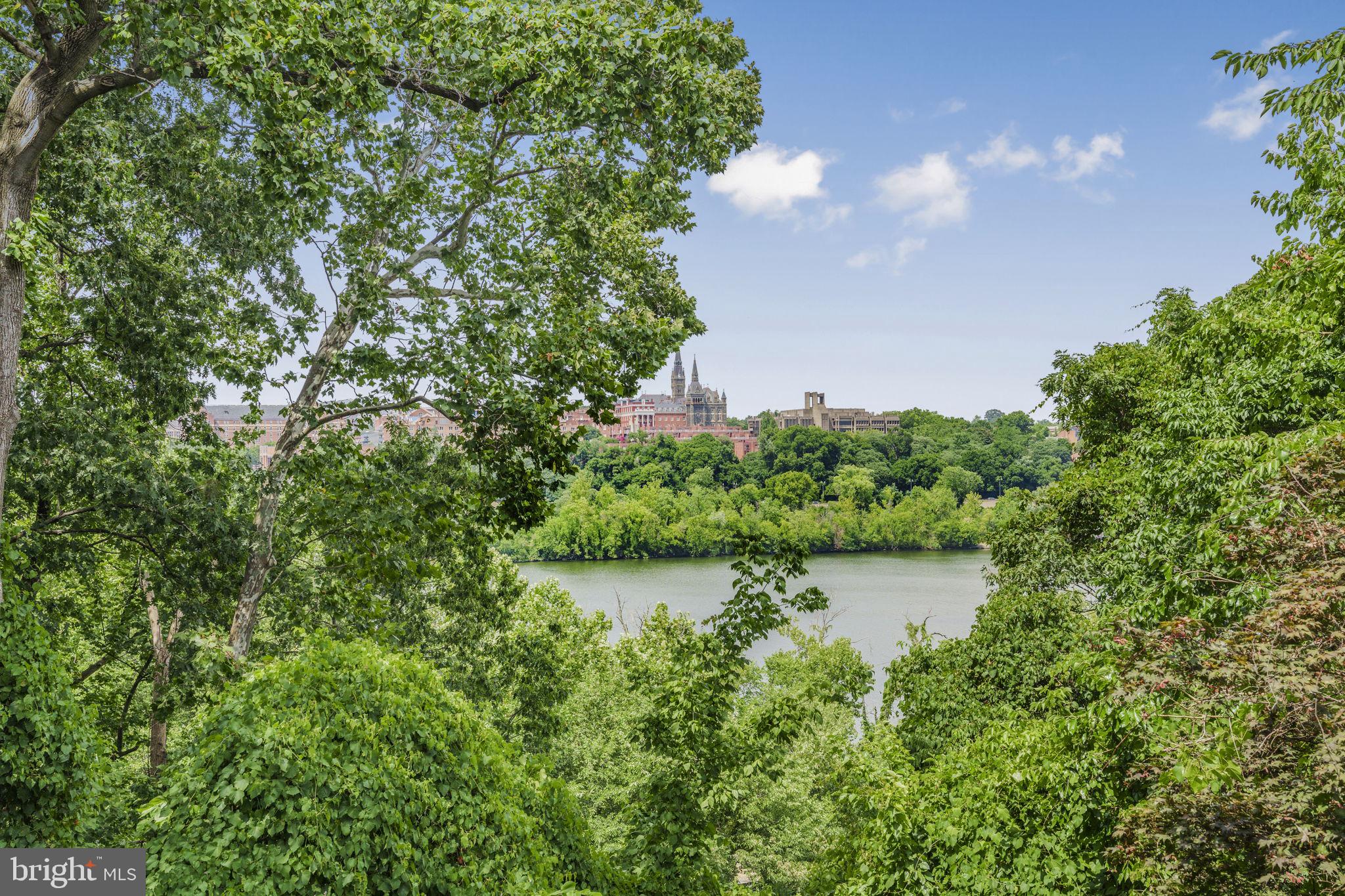 PALISADES PARK - Residential