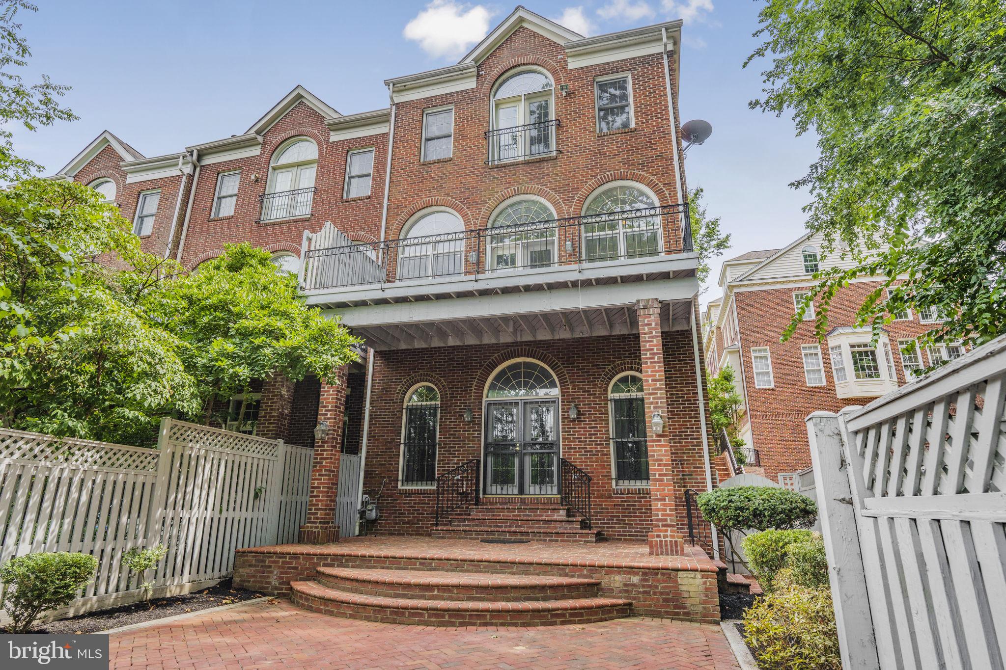 PALISADES PARK - Residential