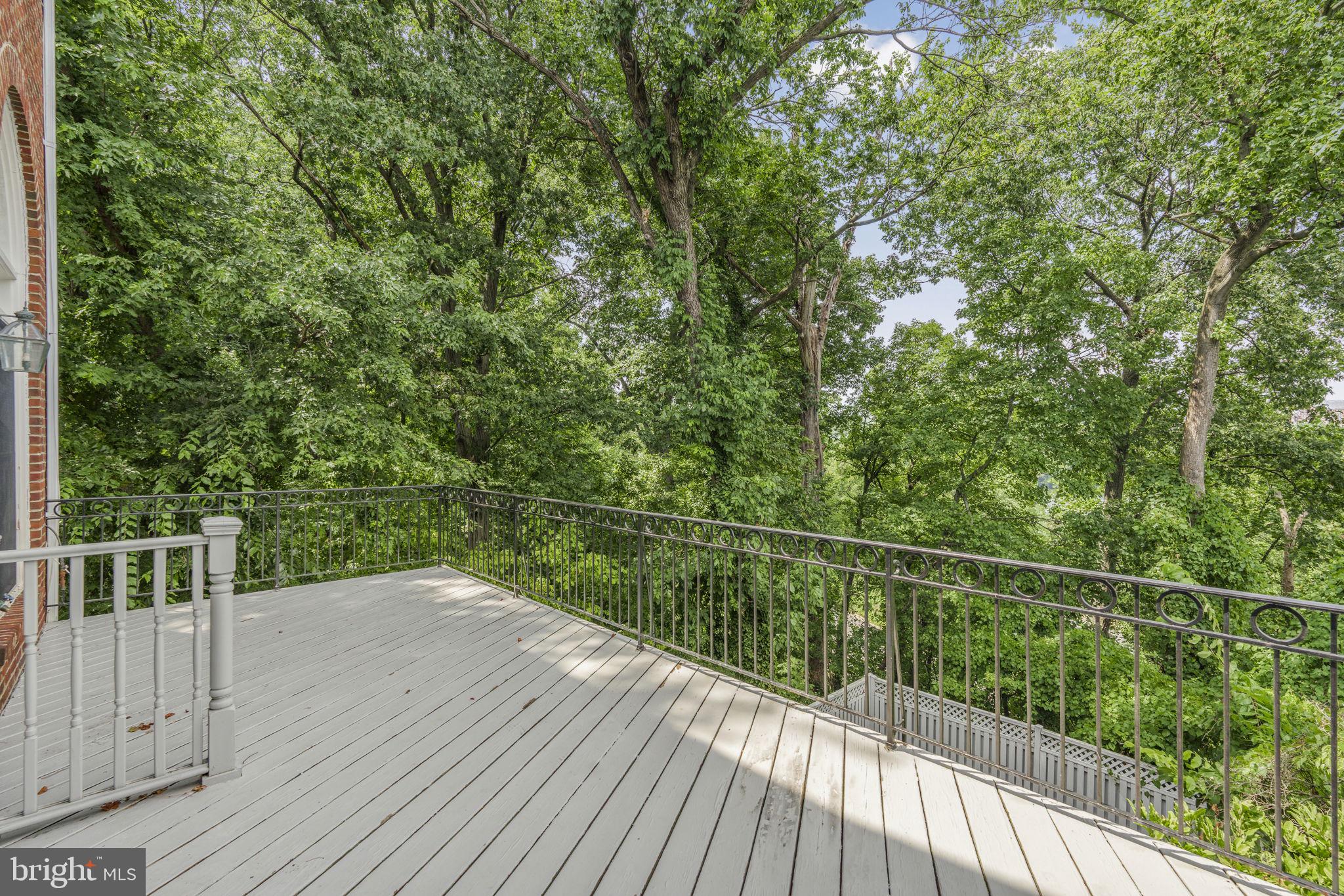 PALISADES PARK - Residential