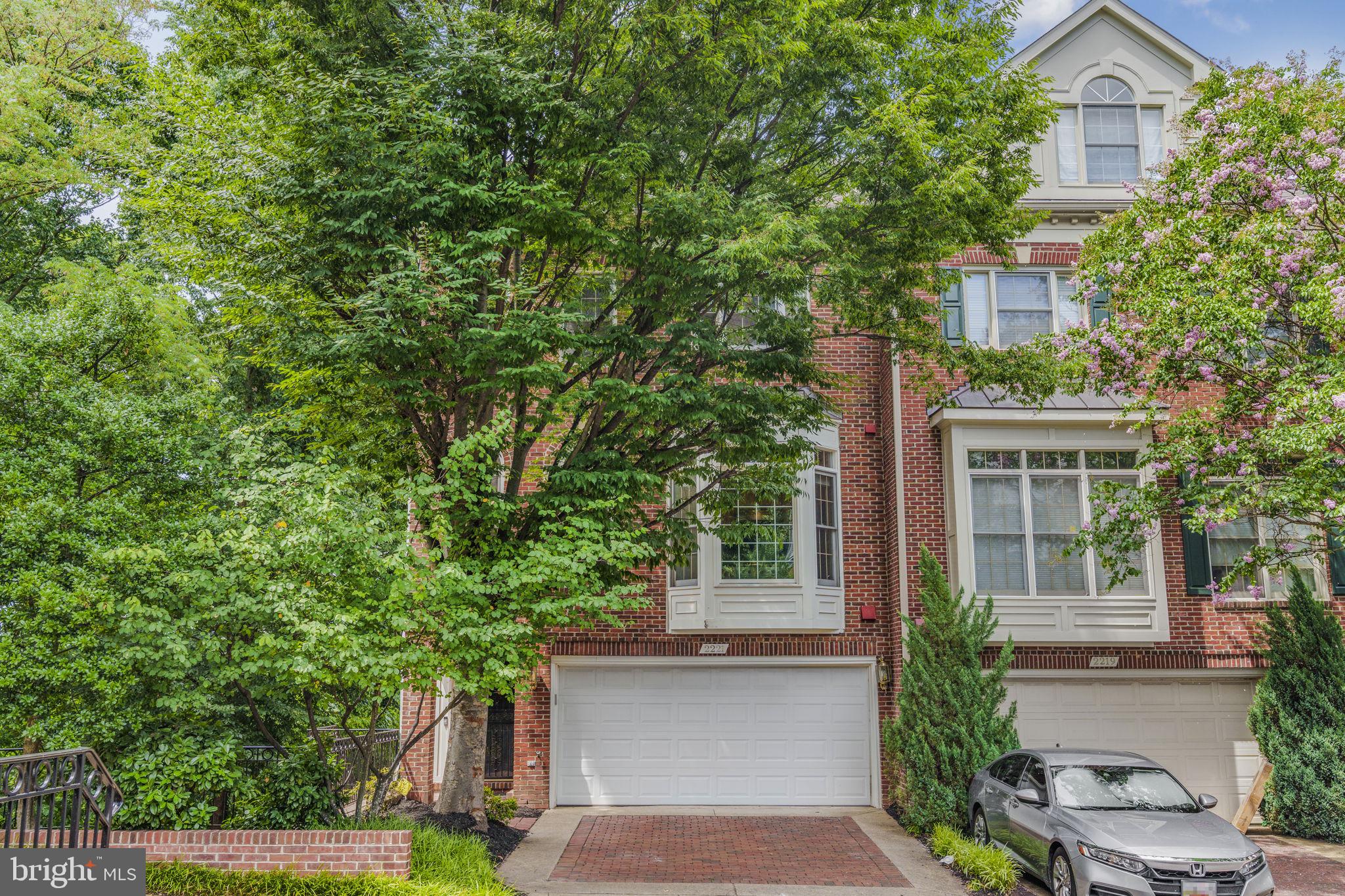 PALISADES PARK - Residential