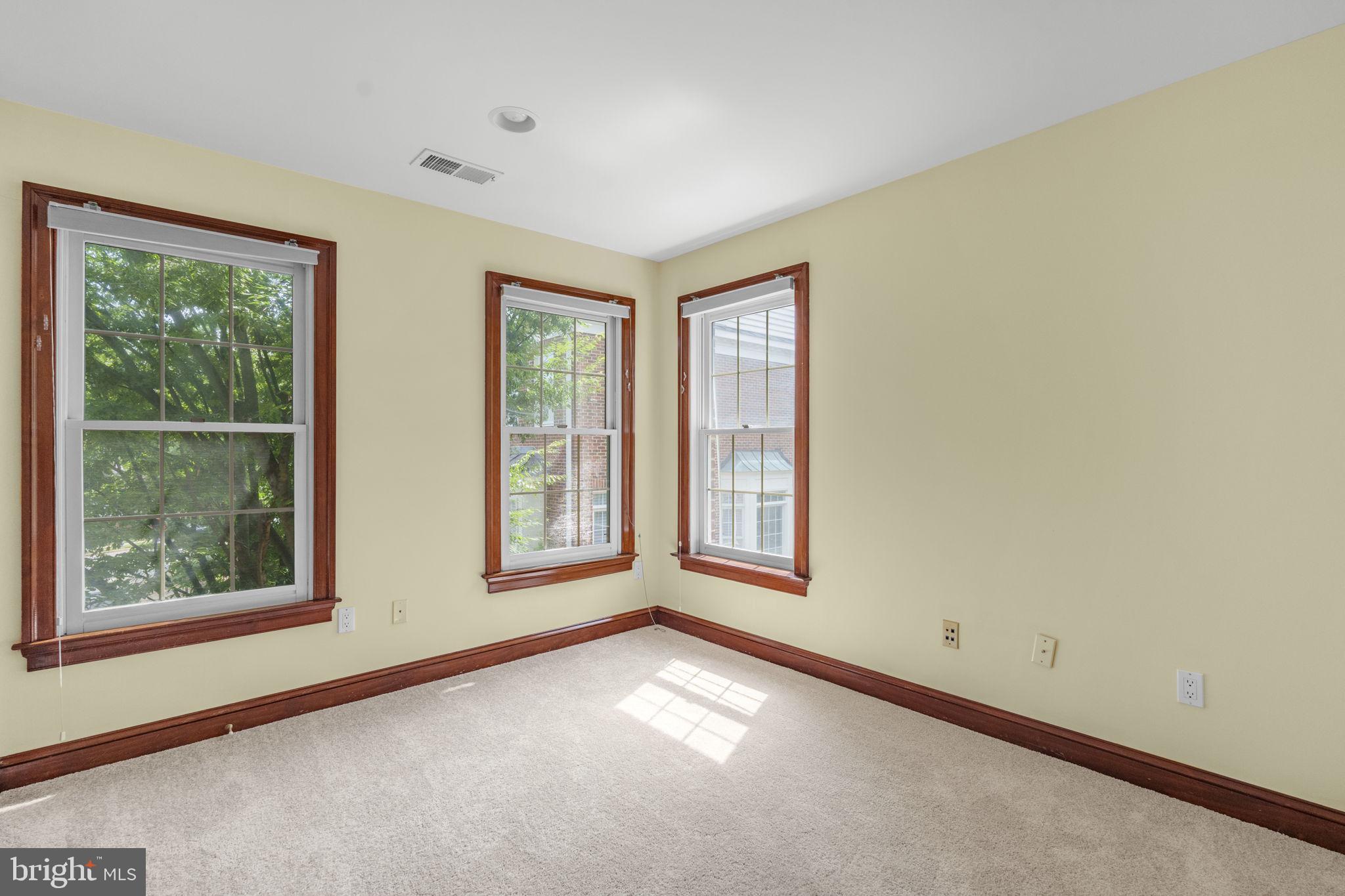 PALISADES PARK - Residential