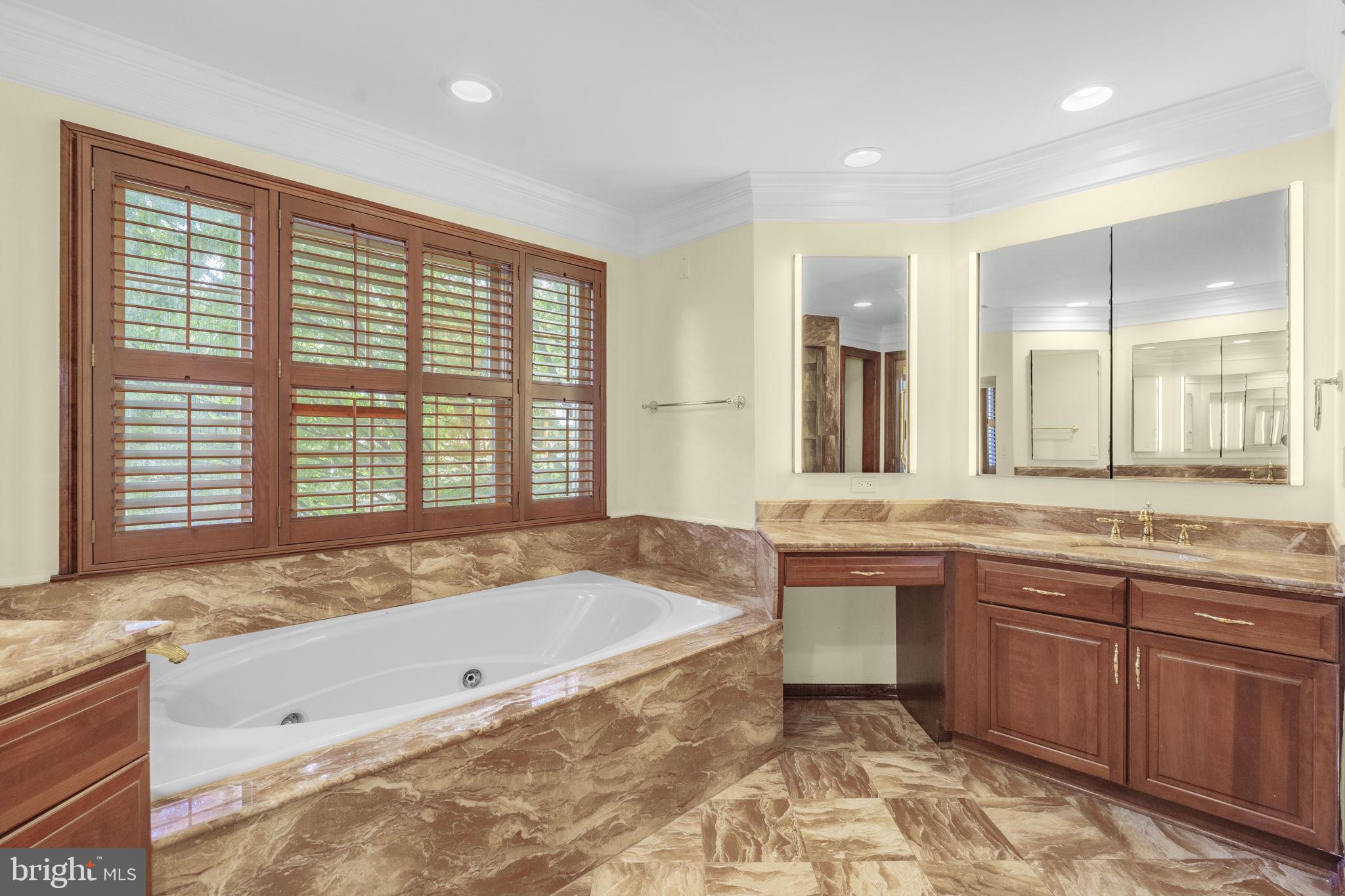 PALISADES PARK - Residential