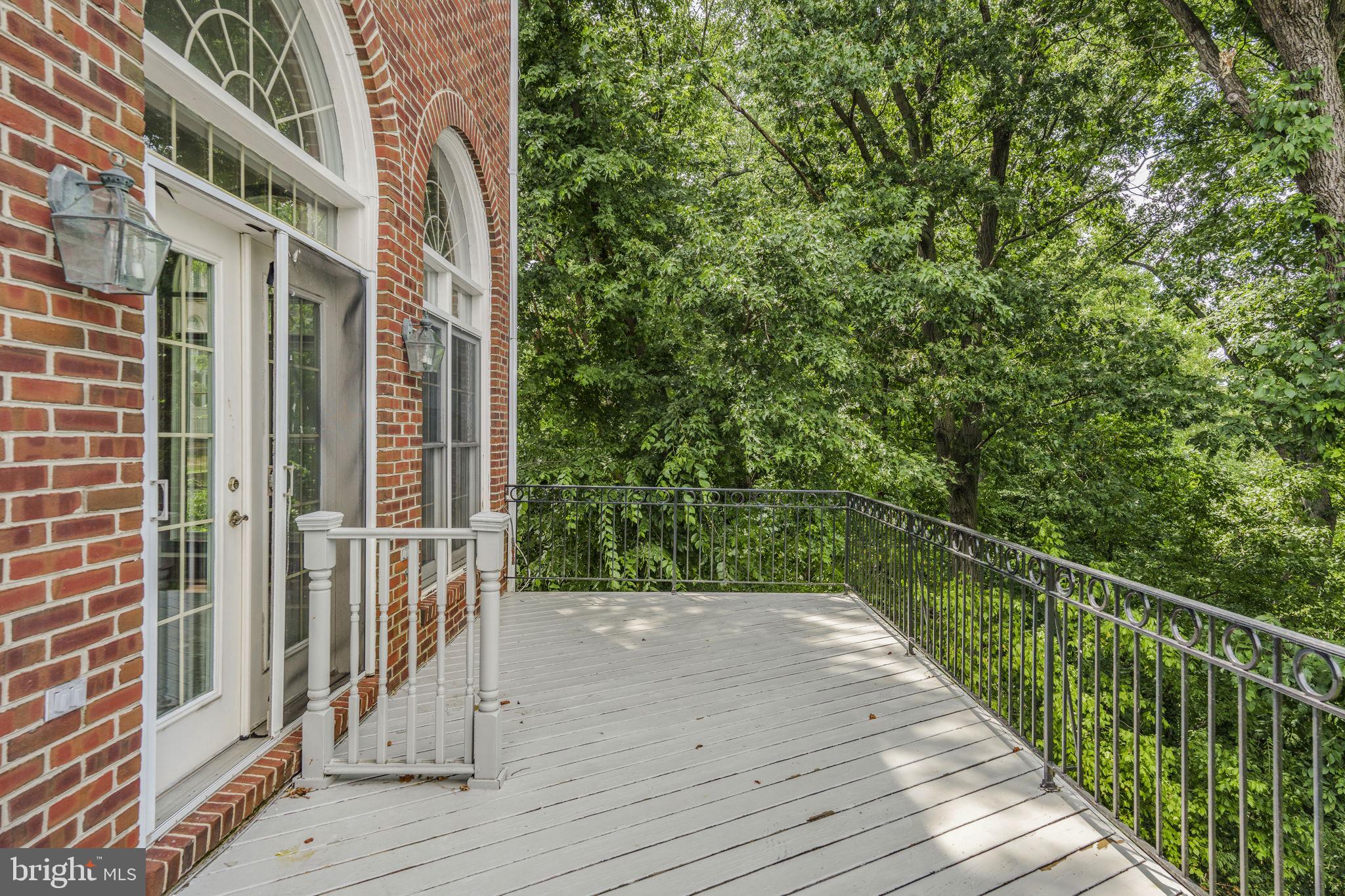 PALISADES PARK - Residential