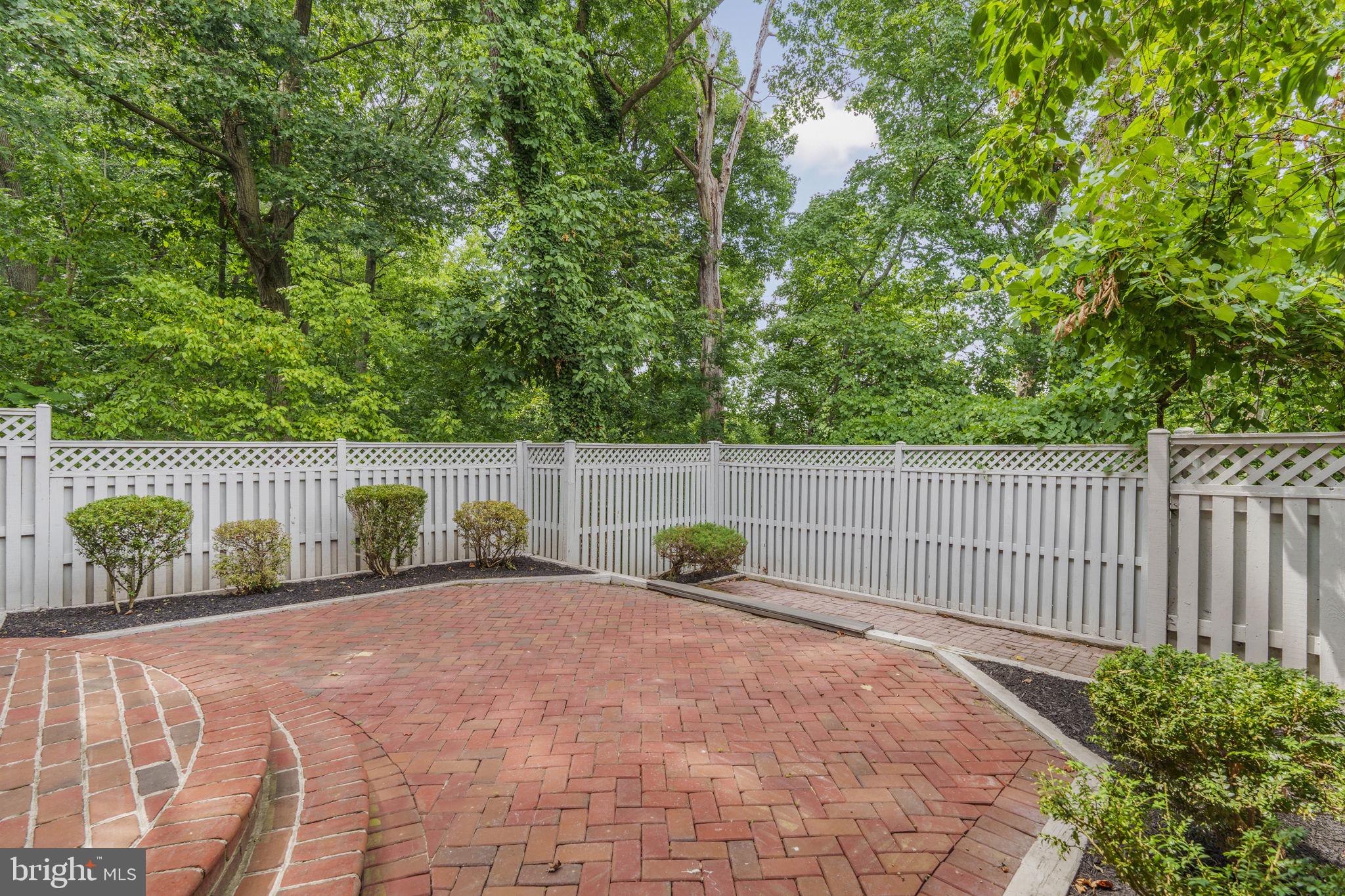 PALISADES PARK - Residential