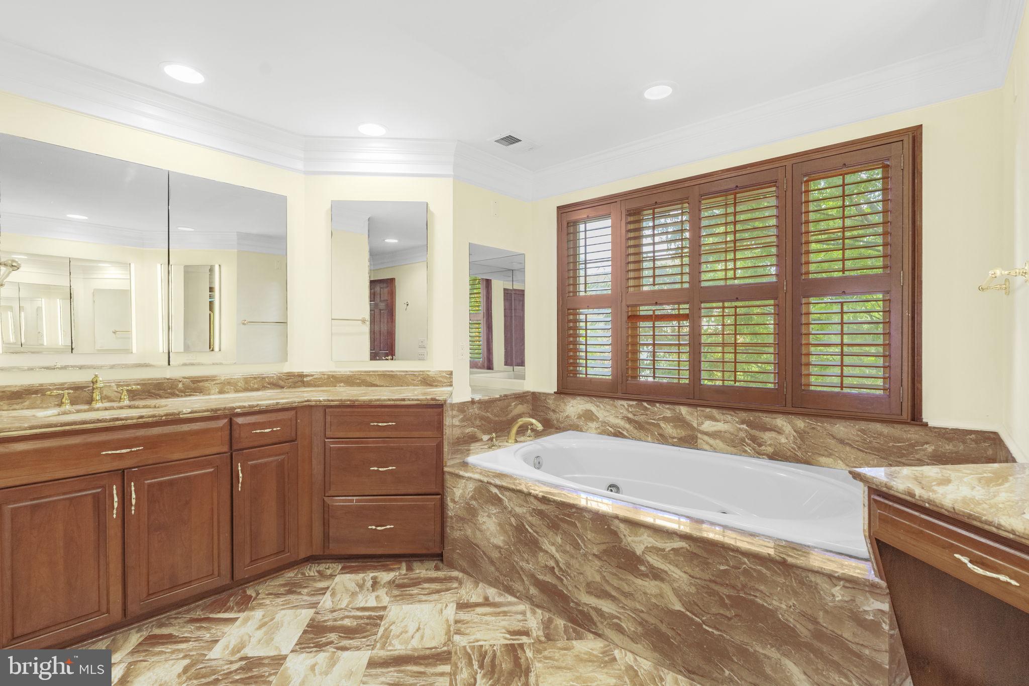 PALISADES PARK - Residential