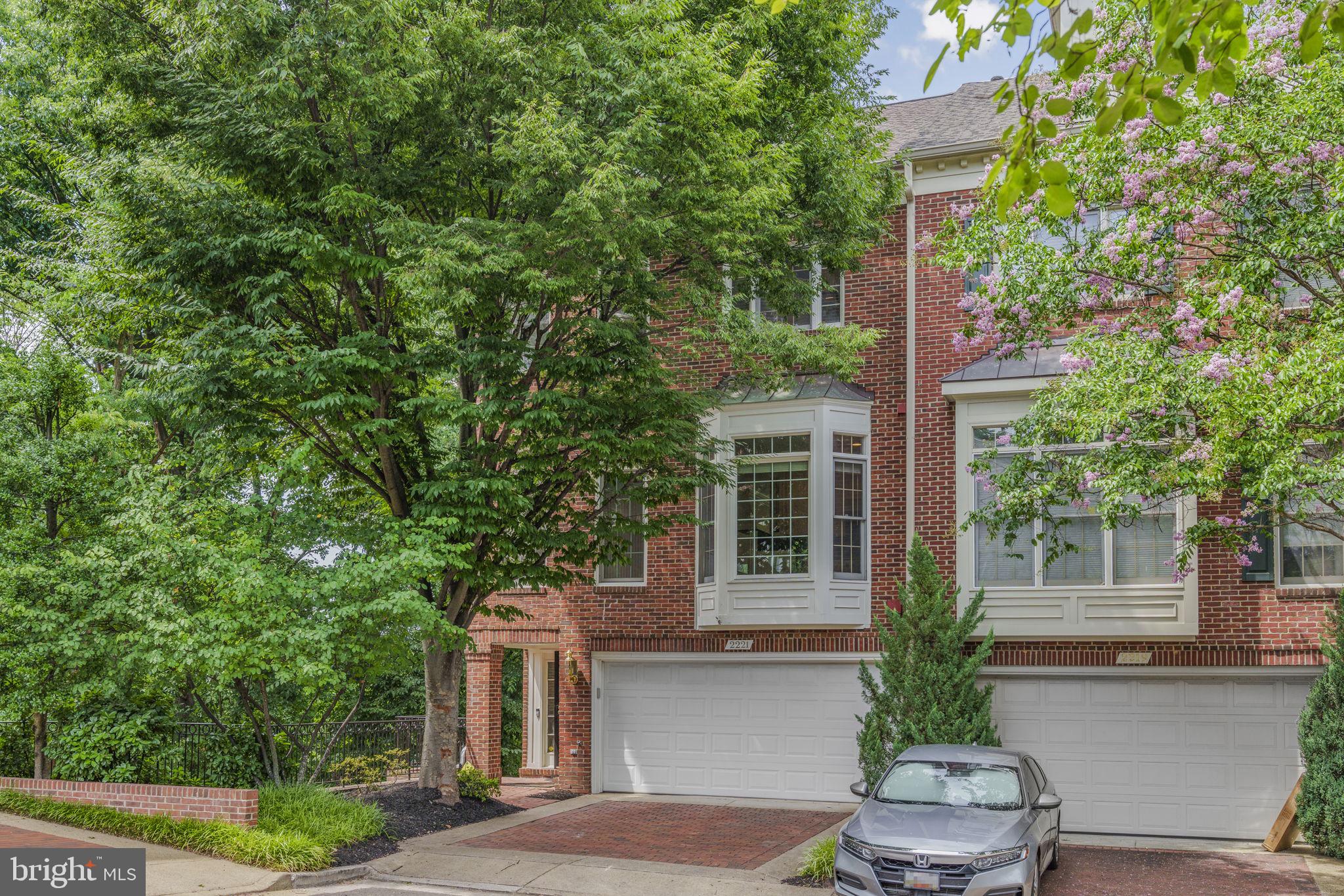 PALISADES PARK - Residential