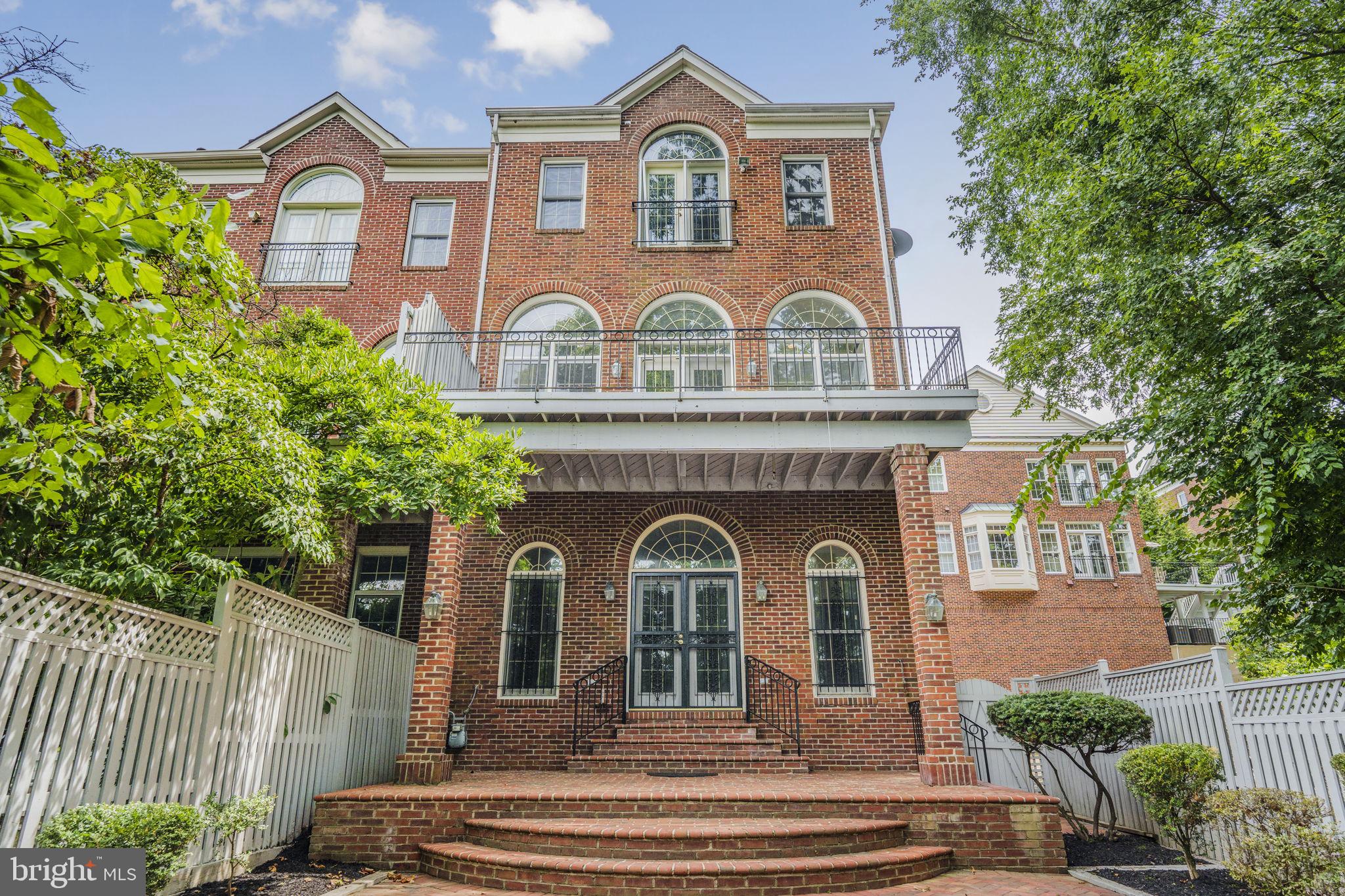 PALISADES PARK - Residential