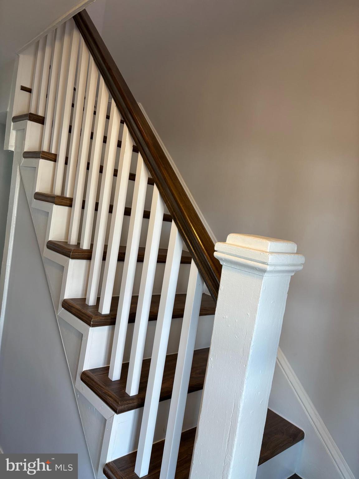 HARRY ROSS PROPERTY - Residential