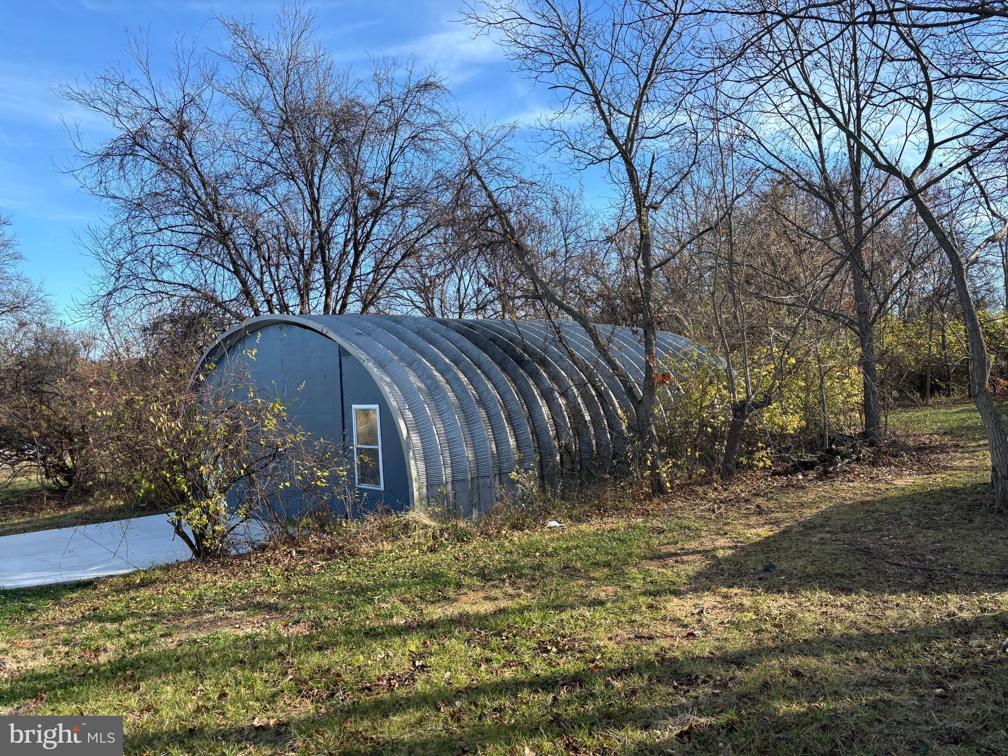 HARRY ROSS PROPERTY - Residential