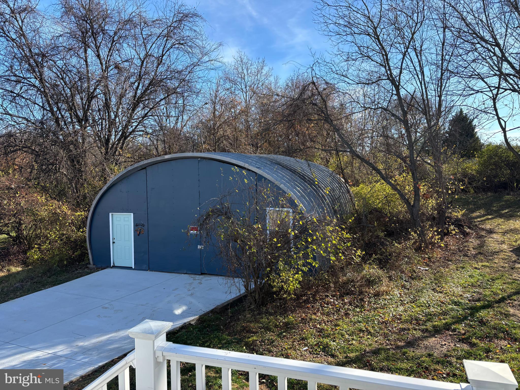 HARRY ROSS PROPERTY - Residential