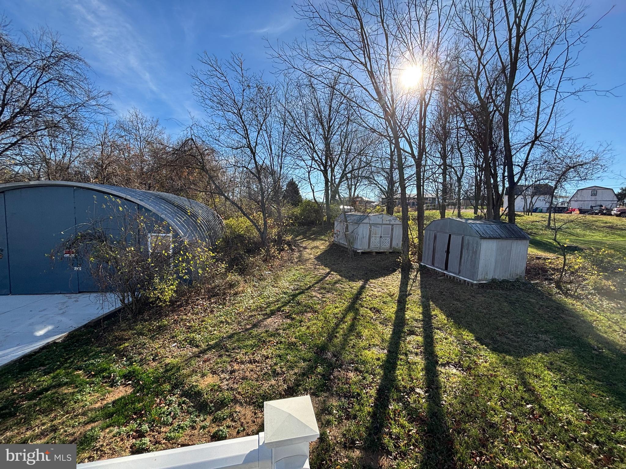 HARRY ROSS PROPERTY - Residential