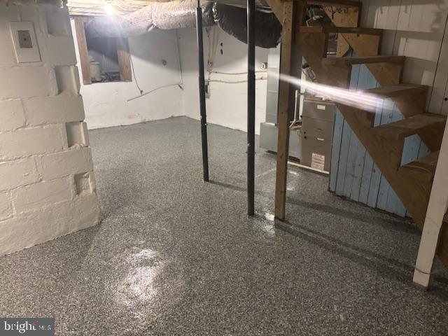 HARRY ROSS PROPERTY - Residential