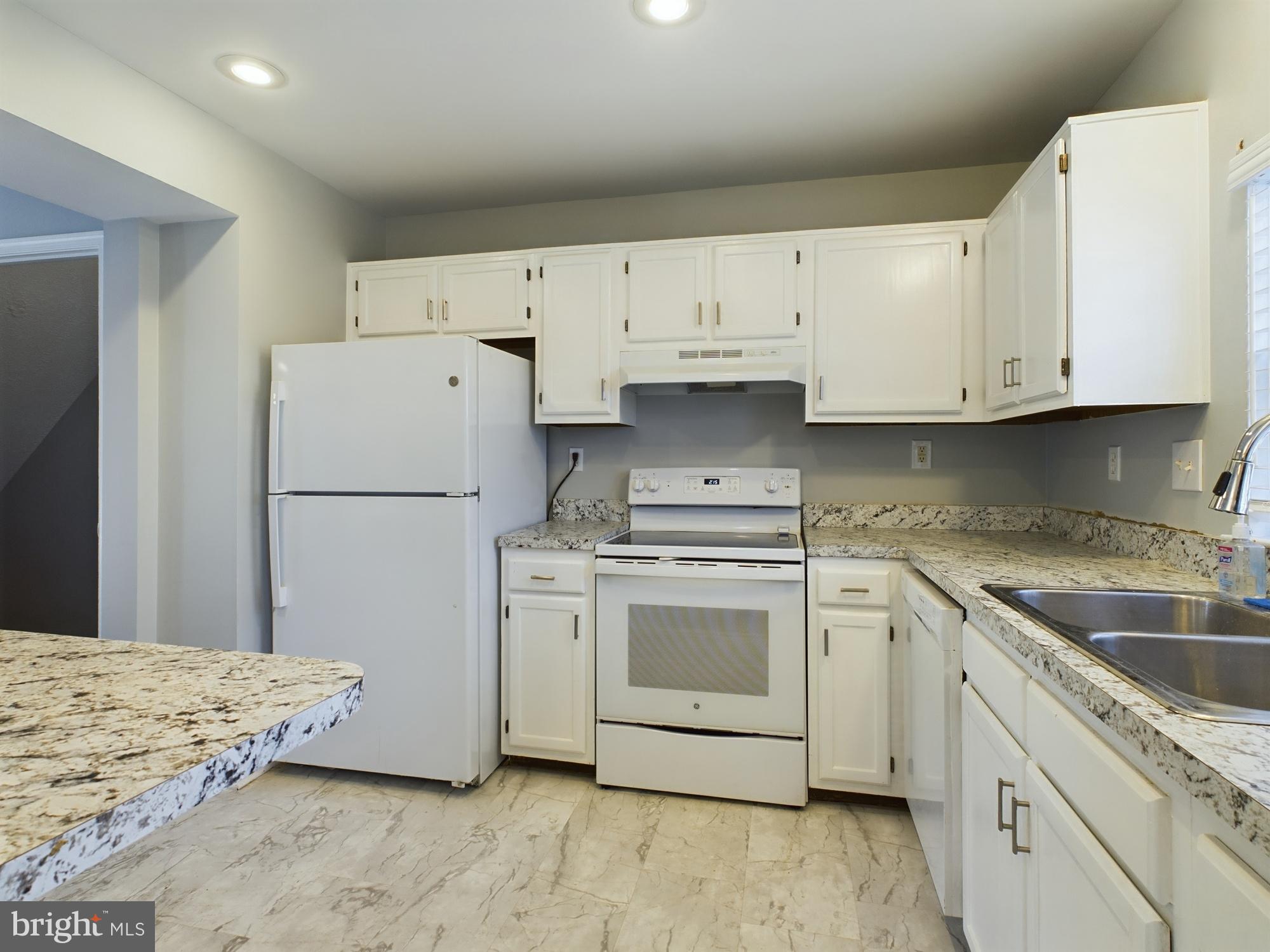 WESTLAKE VILLAGE - LANCASTER - Residential Lease