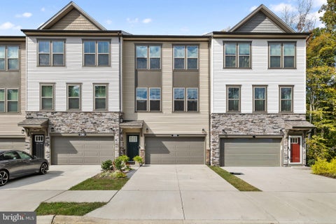 Photo of 13188 Nixon Lane, WOODBRIDGE, VA 22193 (MLS # VAPW2132668)