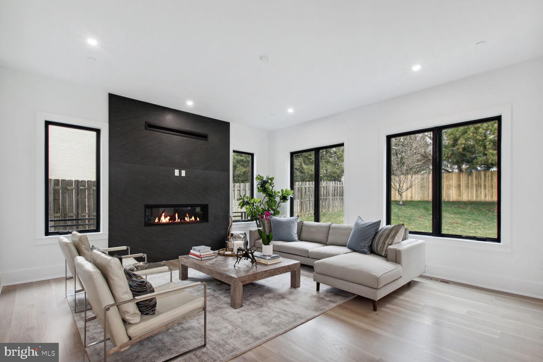 KENWOOD PARK - Residential