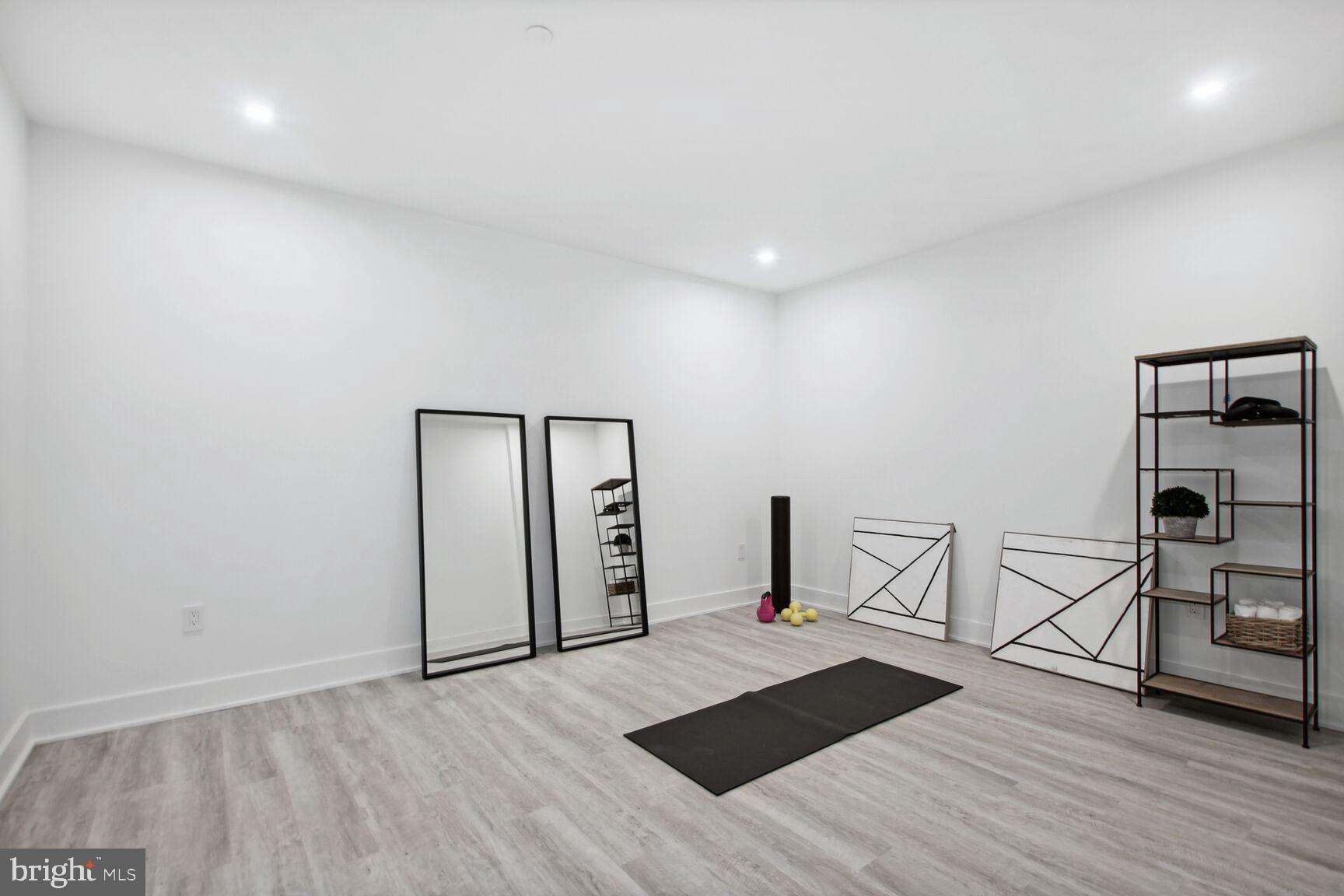 KENWOOD PARK - Residential