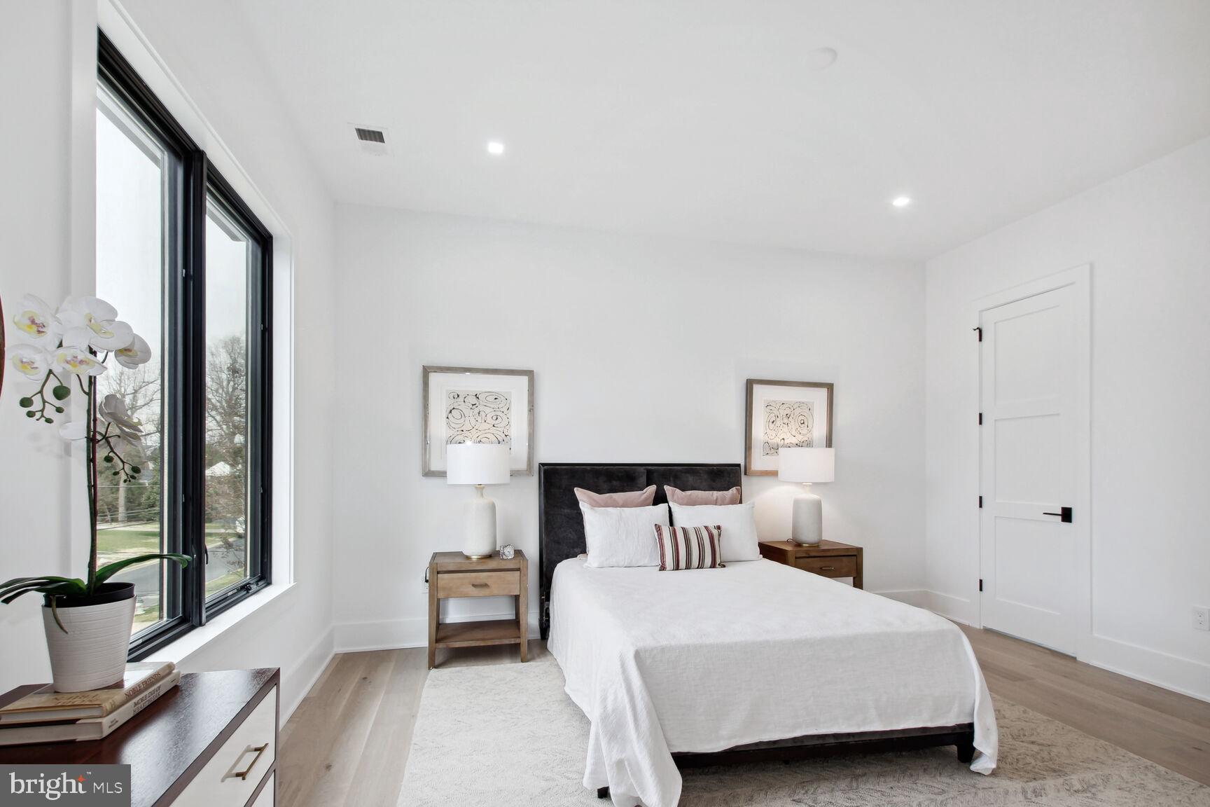 KENWOOD PARK - Residential