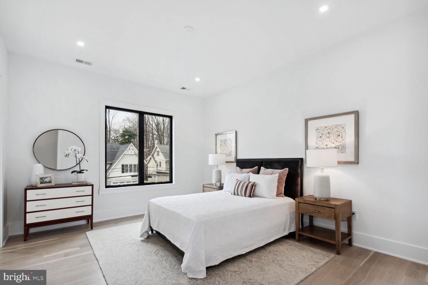 KENWOOD PARK - Residential