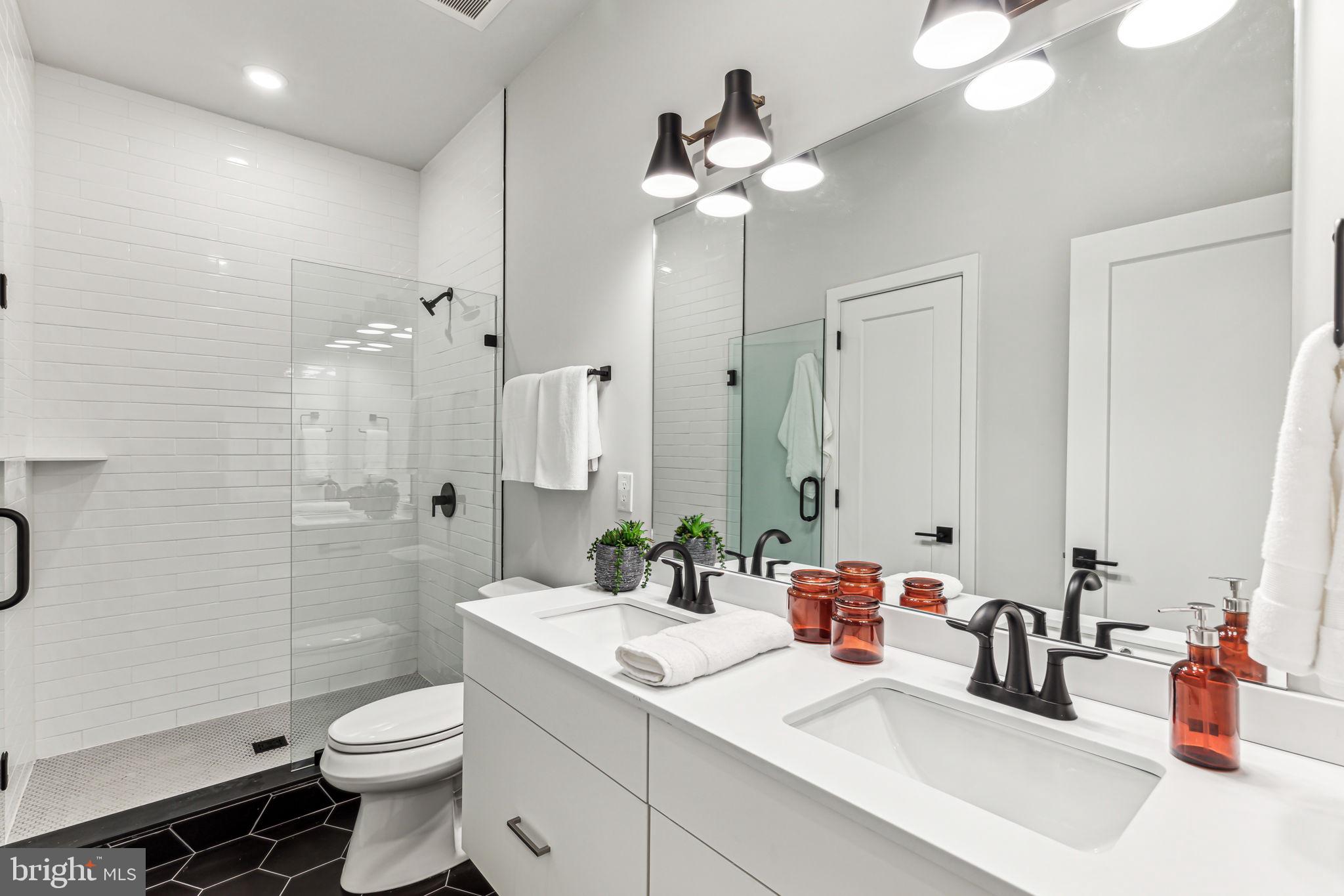 ROXBOROUGH - Residential Lease