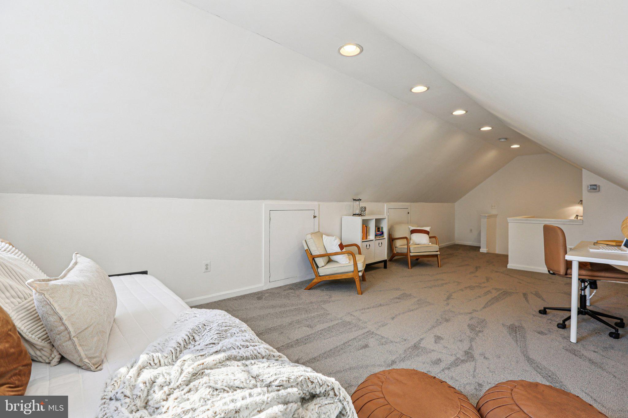 LAKE EVESHAM - Residential