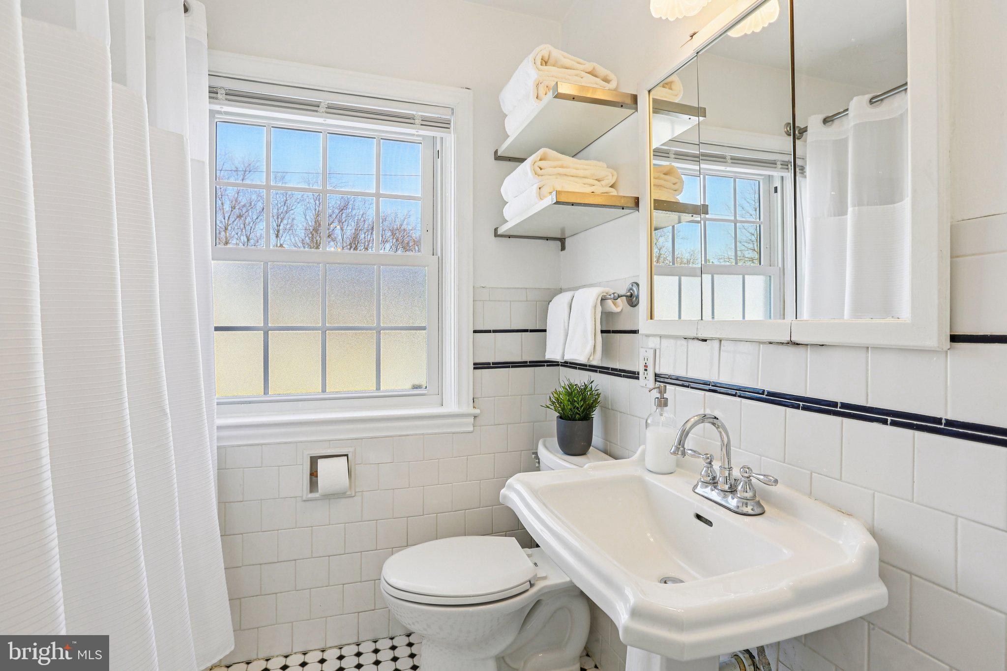 LAKE EVESHAM - Residential