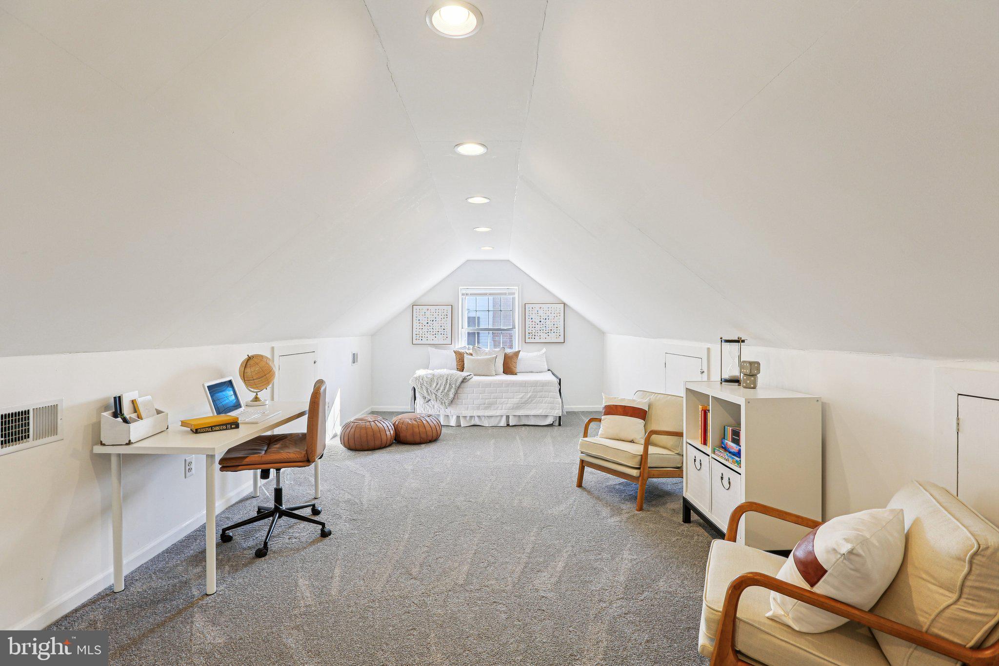 LAKE EVESHAM - Residential