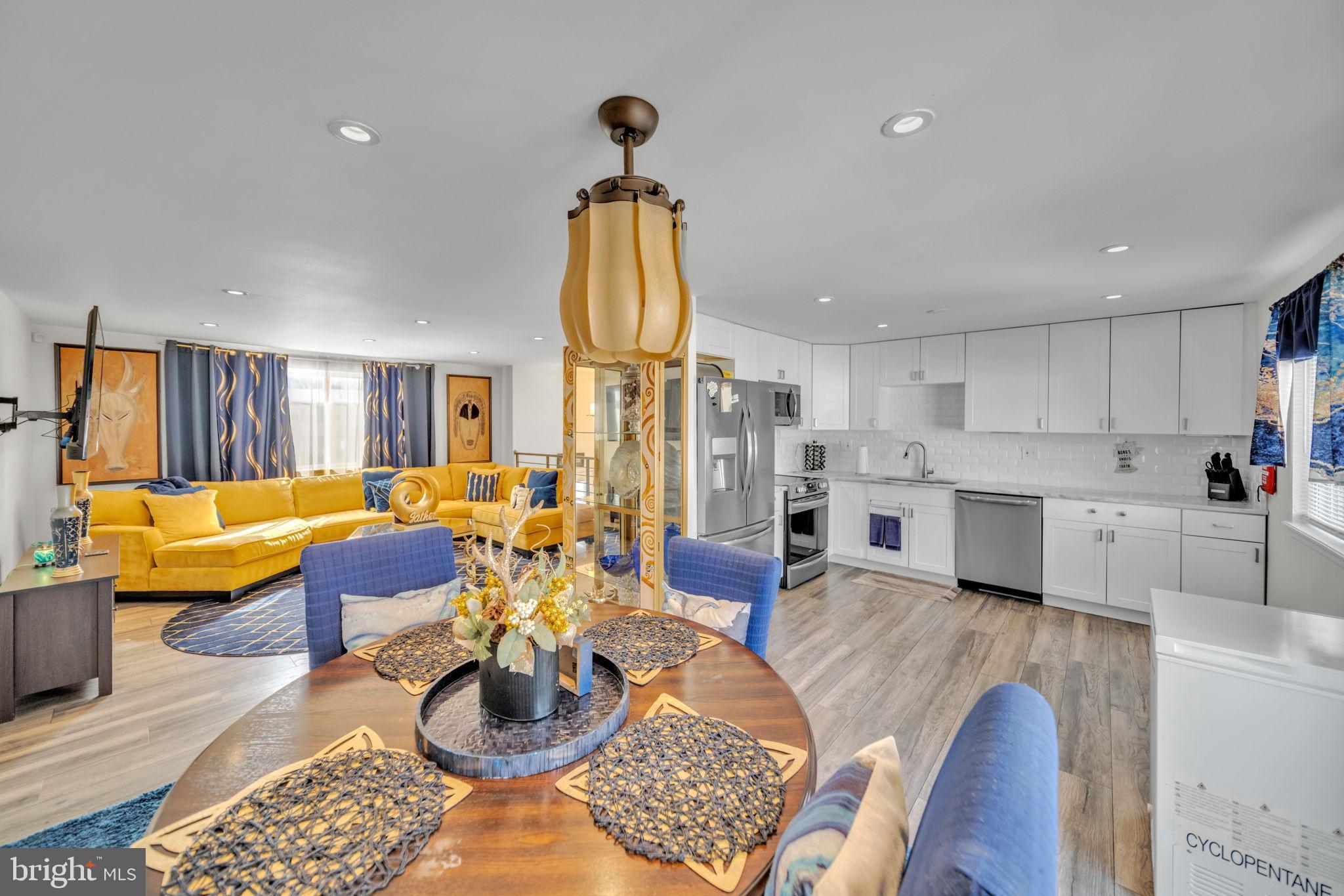 CLINTON WOODS - Residential