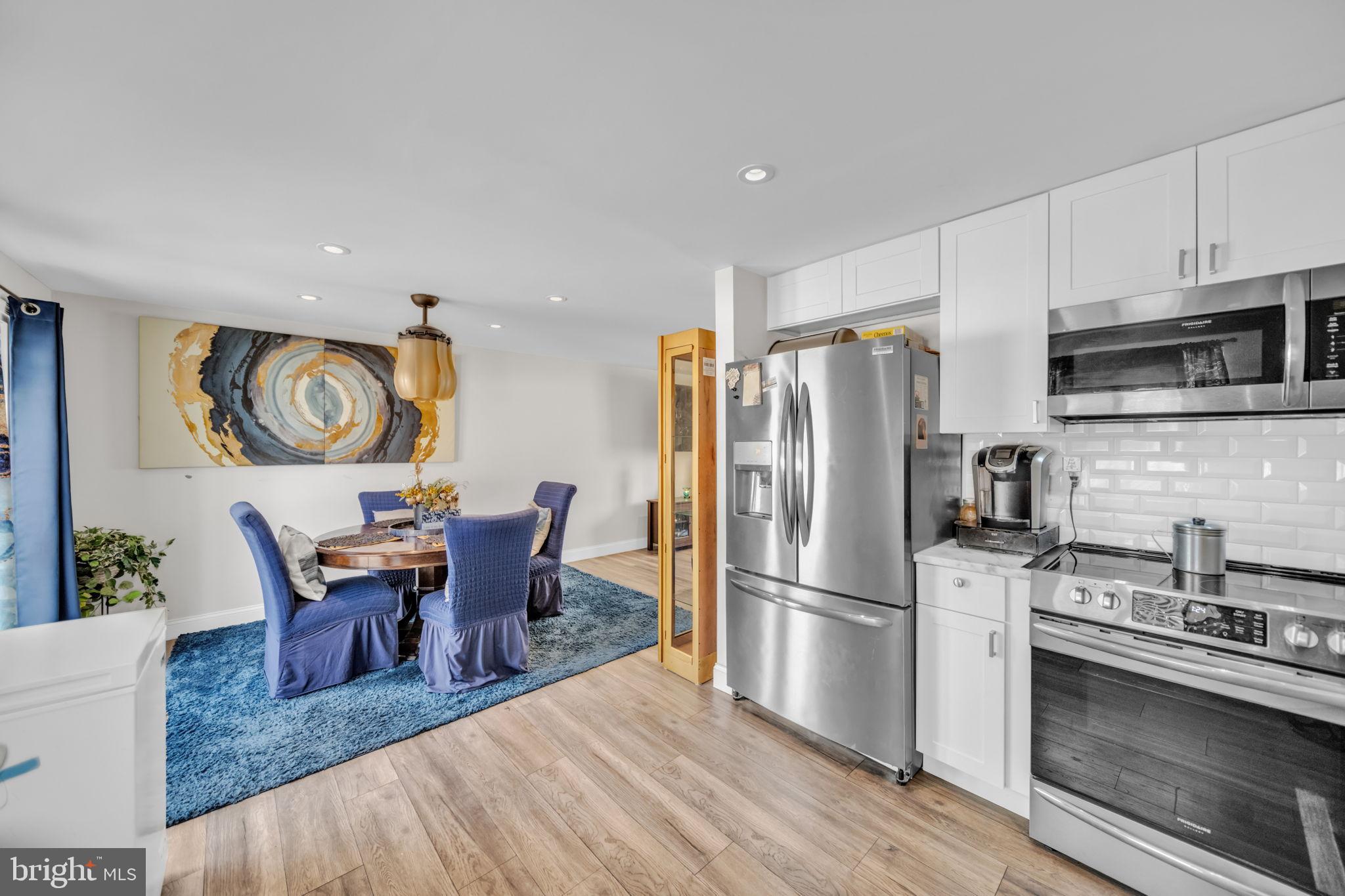 CLINTON WOODS - Residential