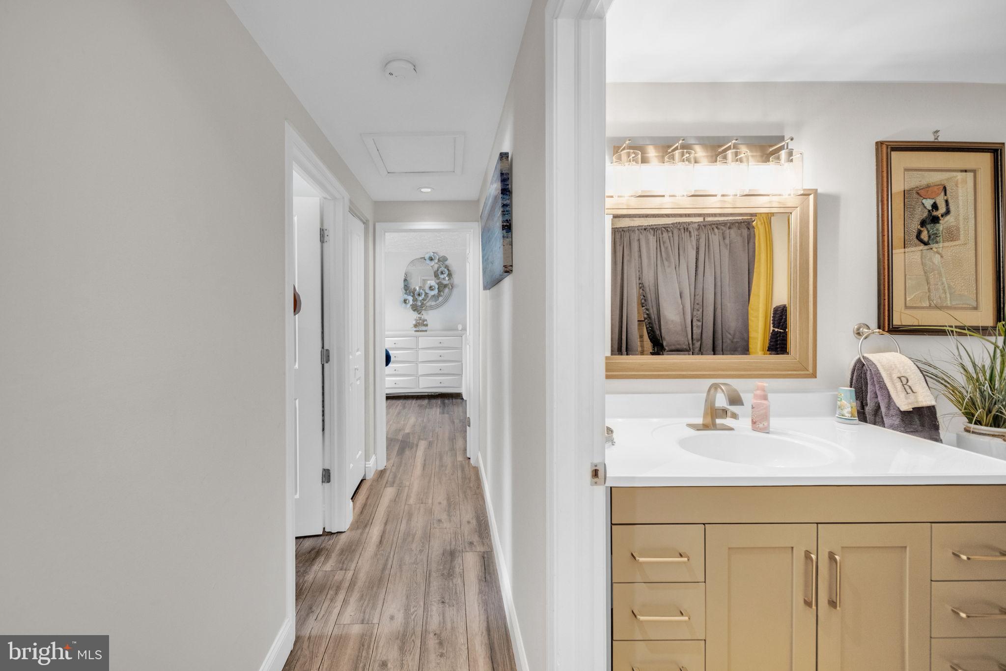 CLINTON WOODS - Residential