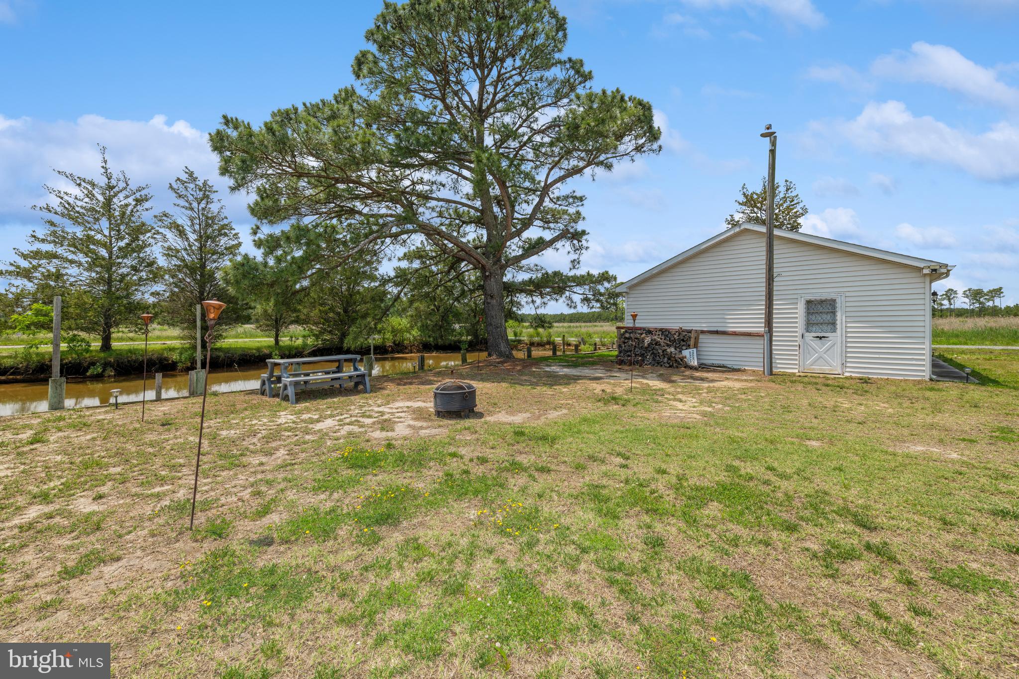 CRAB ISLAND SHORES - Residential
