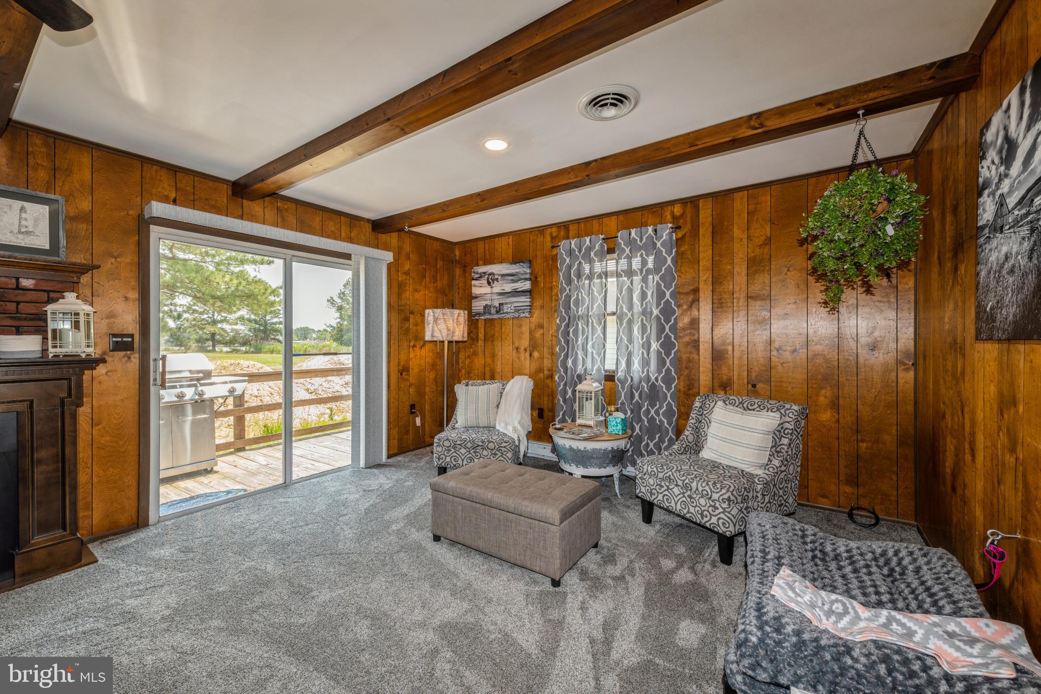 CRAB ISLAND SHORES - Residential