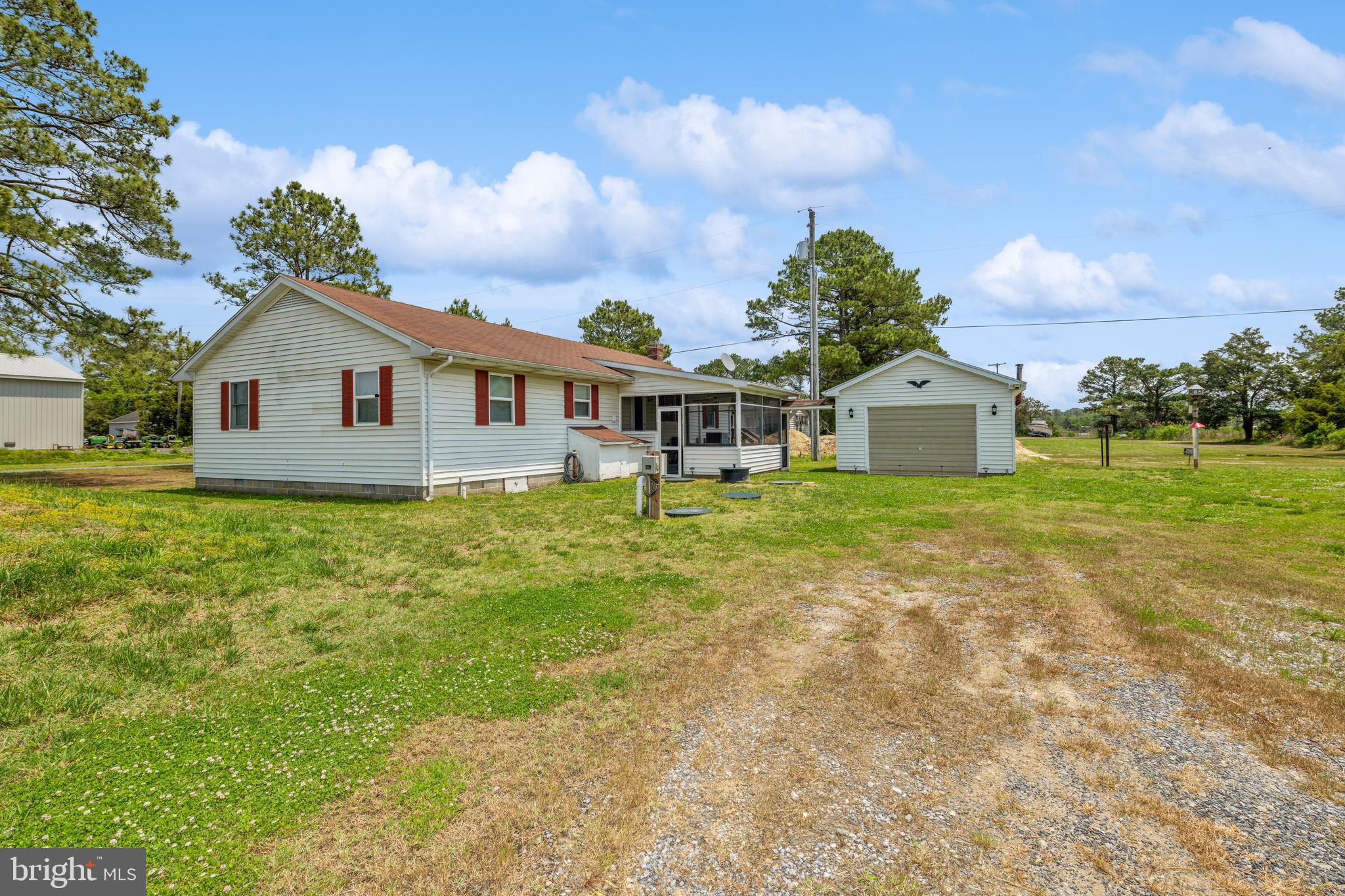 CRAB ISLAND SHORES - Residential