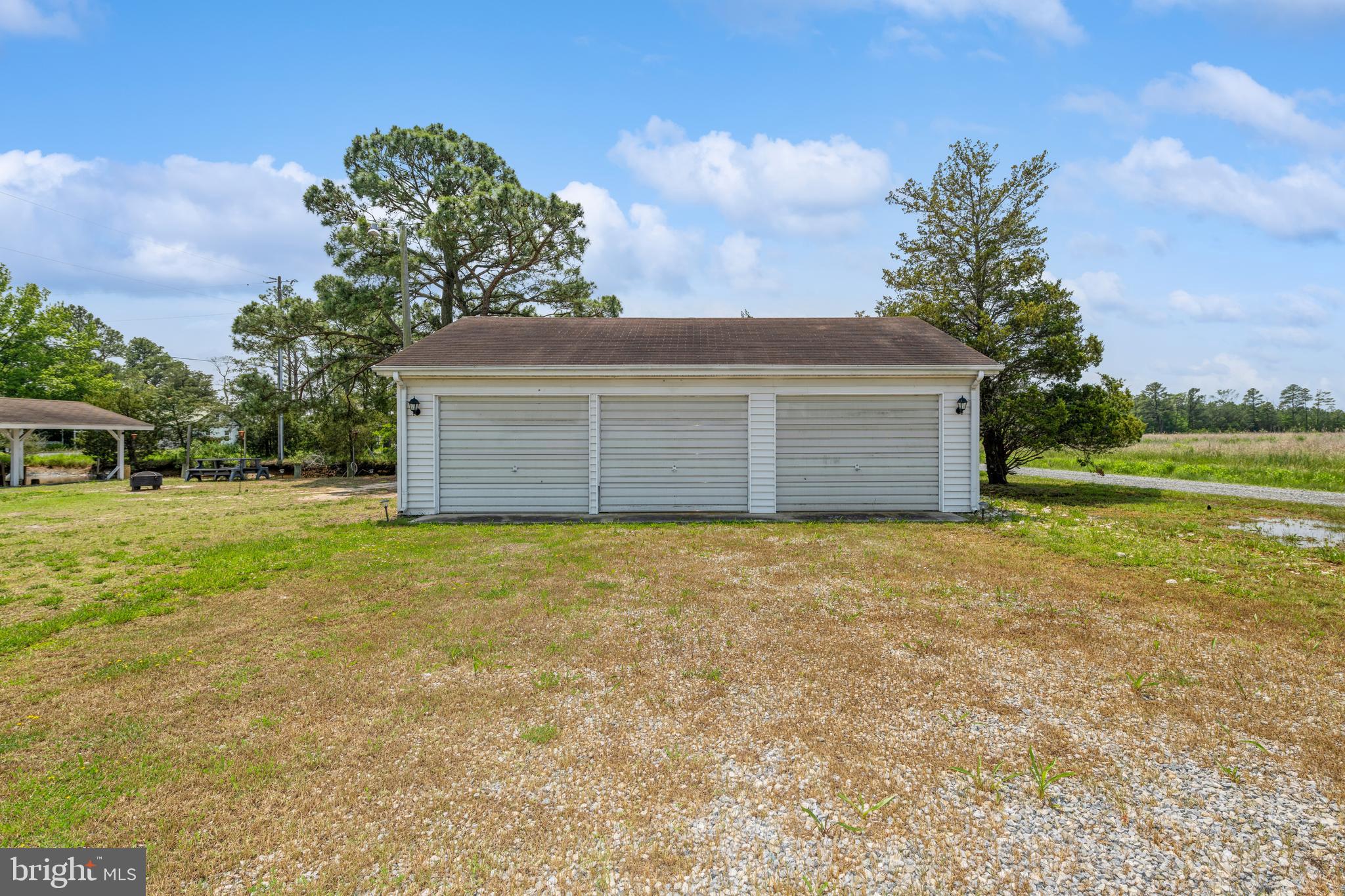CRAB ISLAND SHORES - Residential