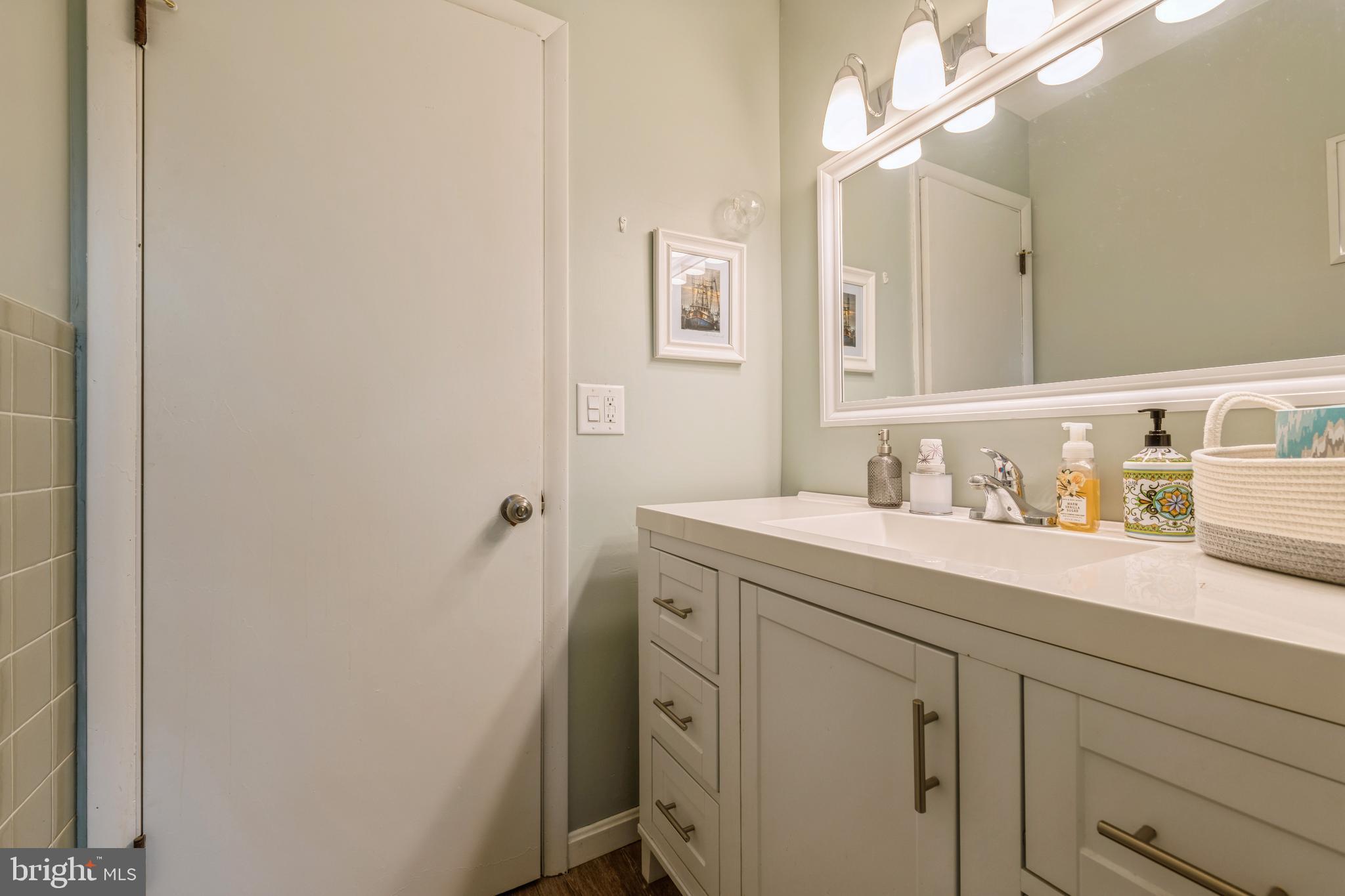 CRAB ISLAND SHORES - Residential