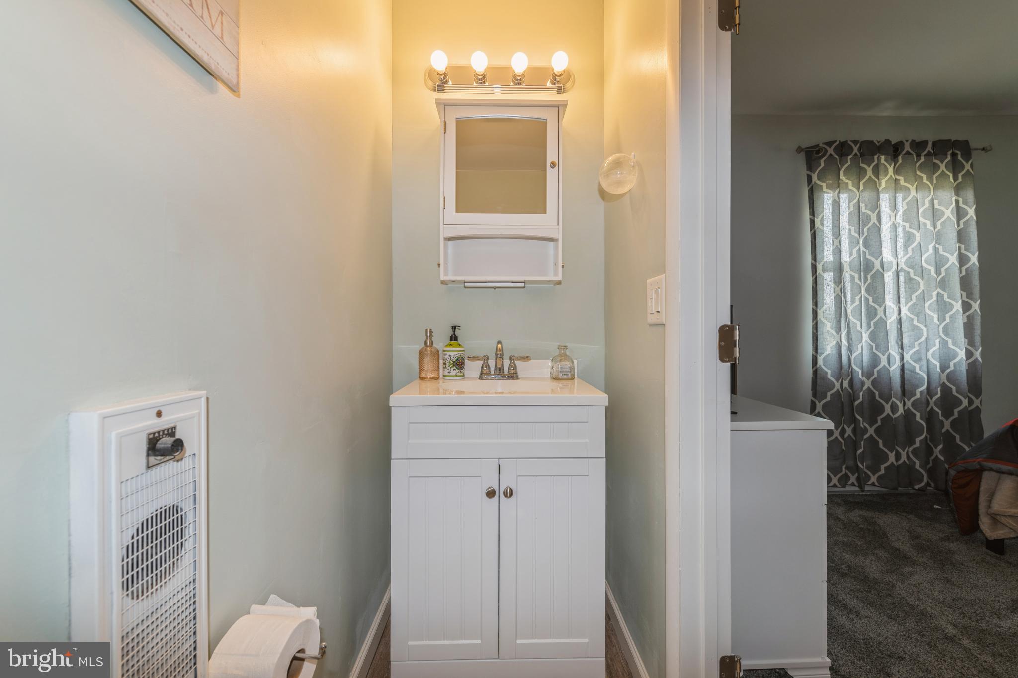 CRAB ISLAND SHORES - Residential