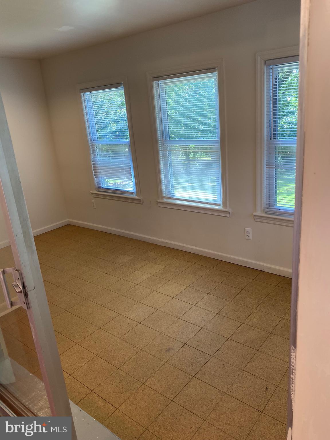 FOREST HEIGHTS - Residential Lease