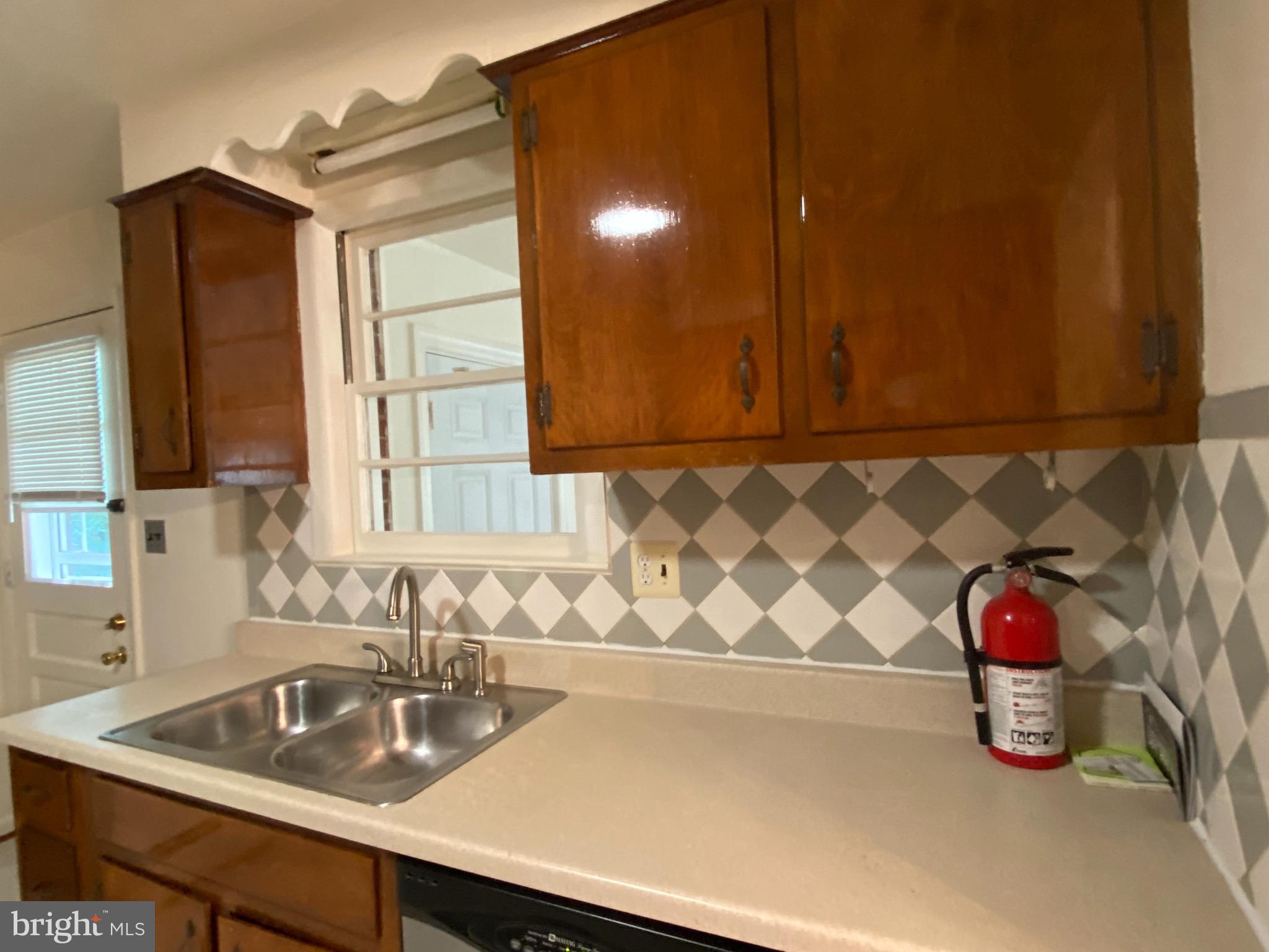 FOREST HEIGHTS - Residential Lease