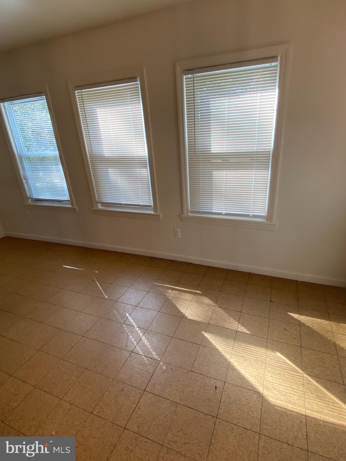 FOREST HEIGHTS - Residential Lease