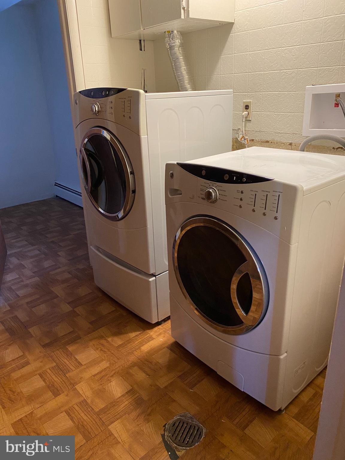 FOREST HEIGHTS - Residential Lease