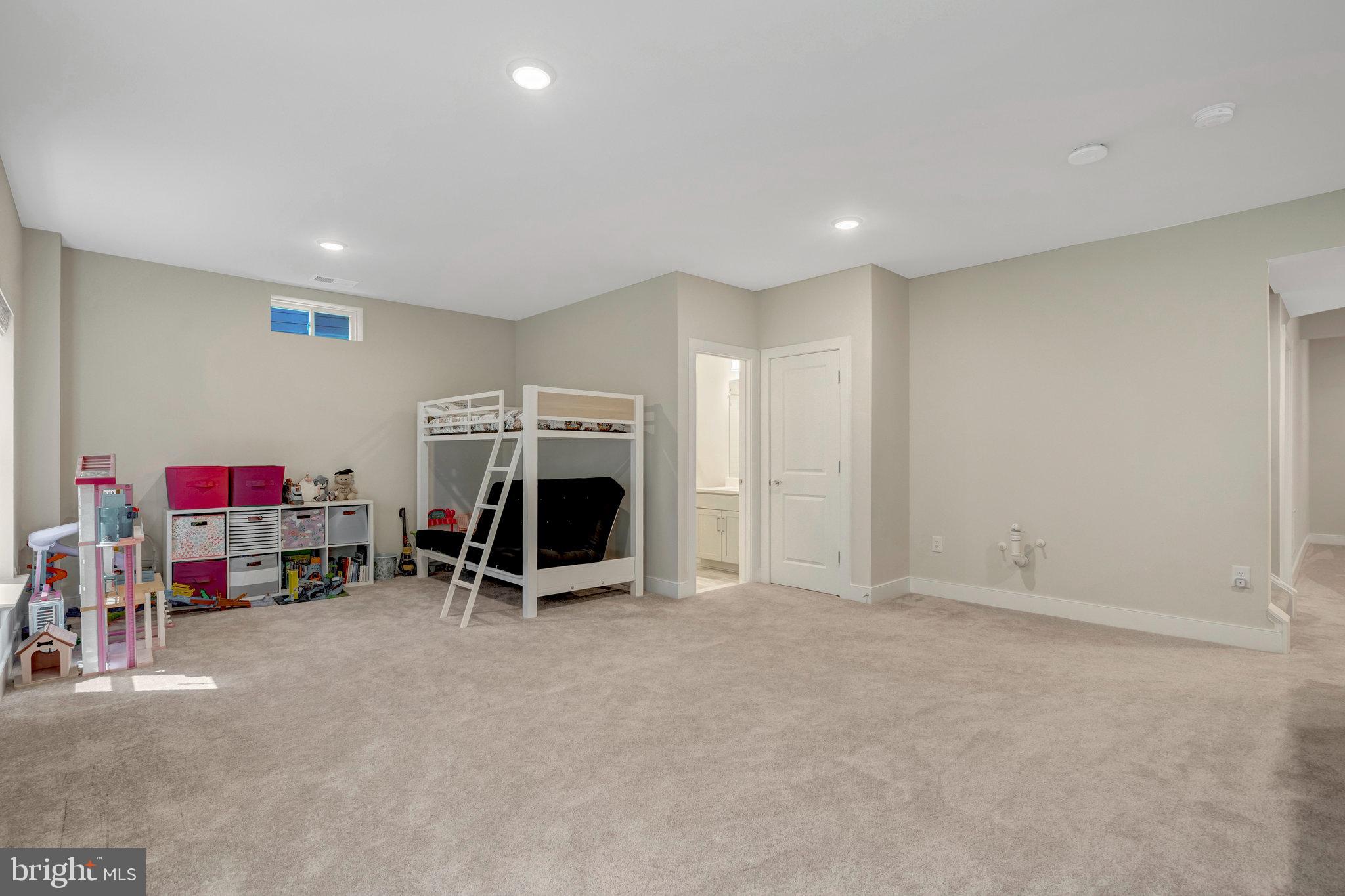 POTOMAC SHORES - Residential